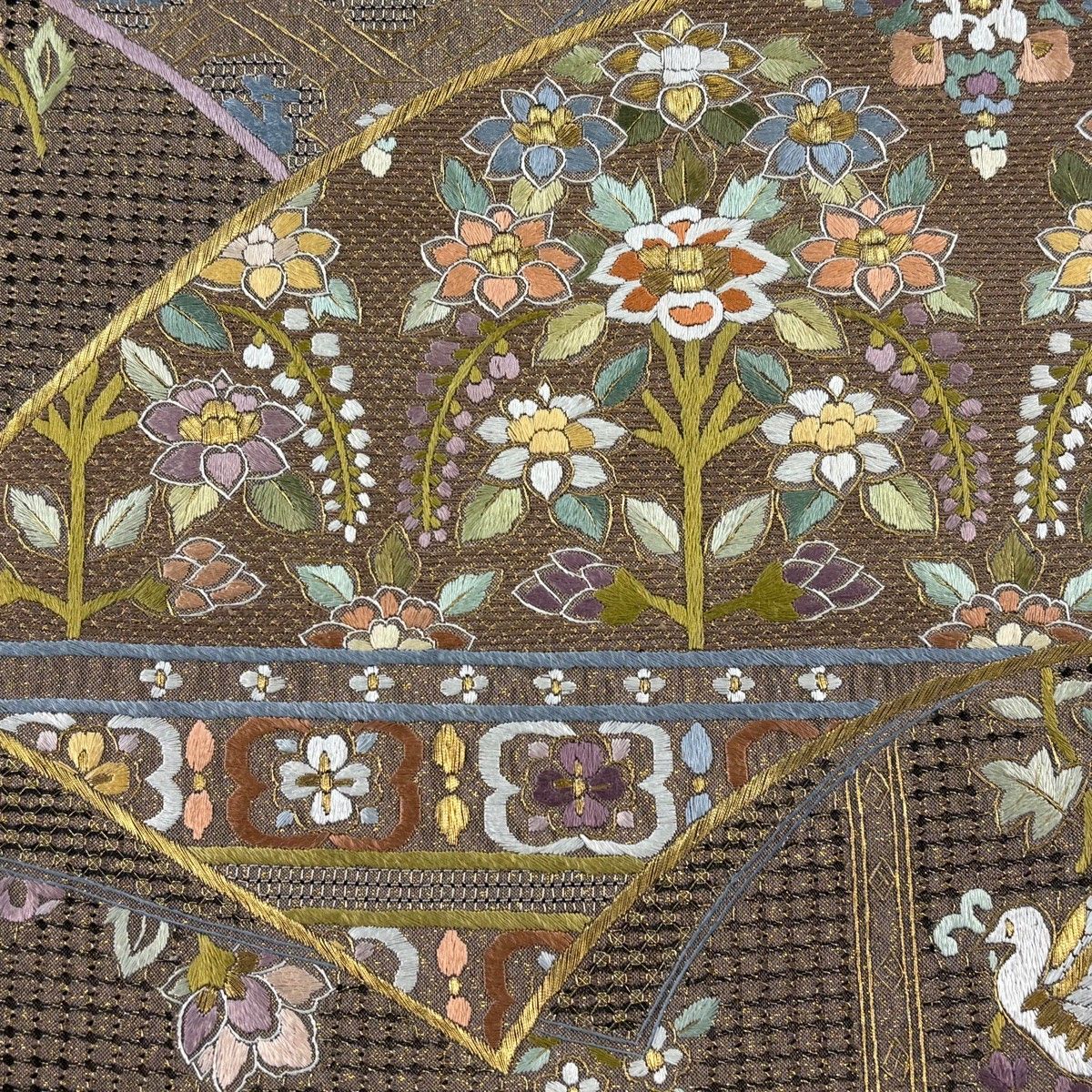 袋帯 逸品 扇面 草花 刺繍 金糸 薄茶色 お太鼓柄 正絹 【中古】