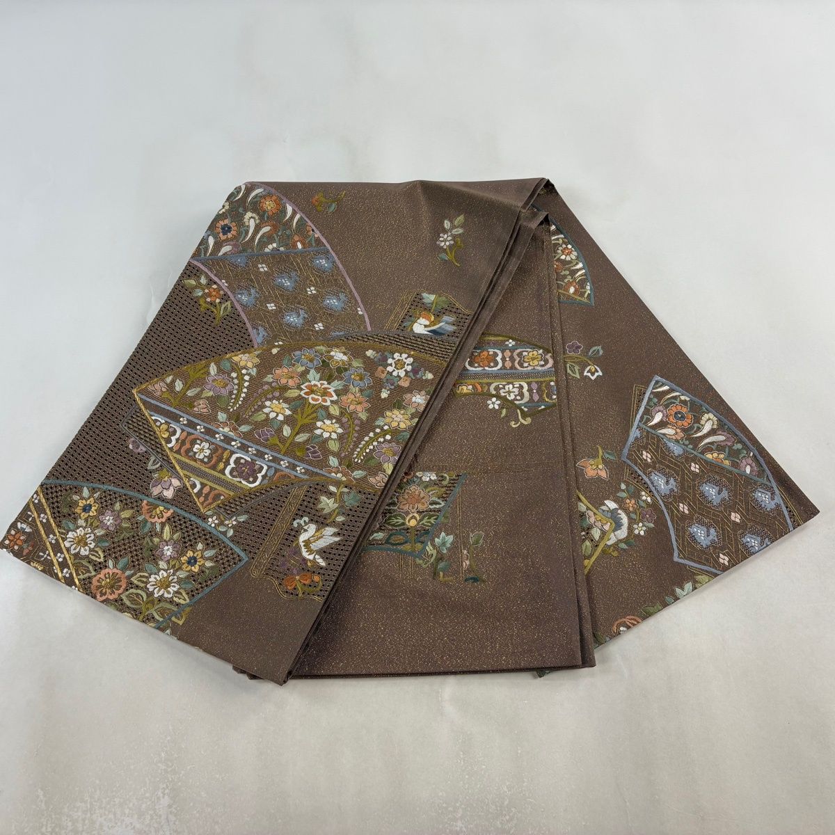 袋帯 逸品 扇面 草花 刺繍 金糸 薄茶色 お太鼓柄 正絹 【中古】