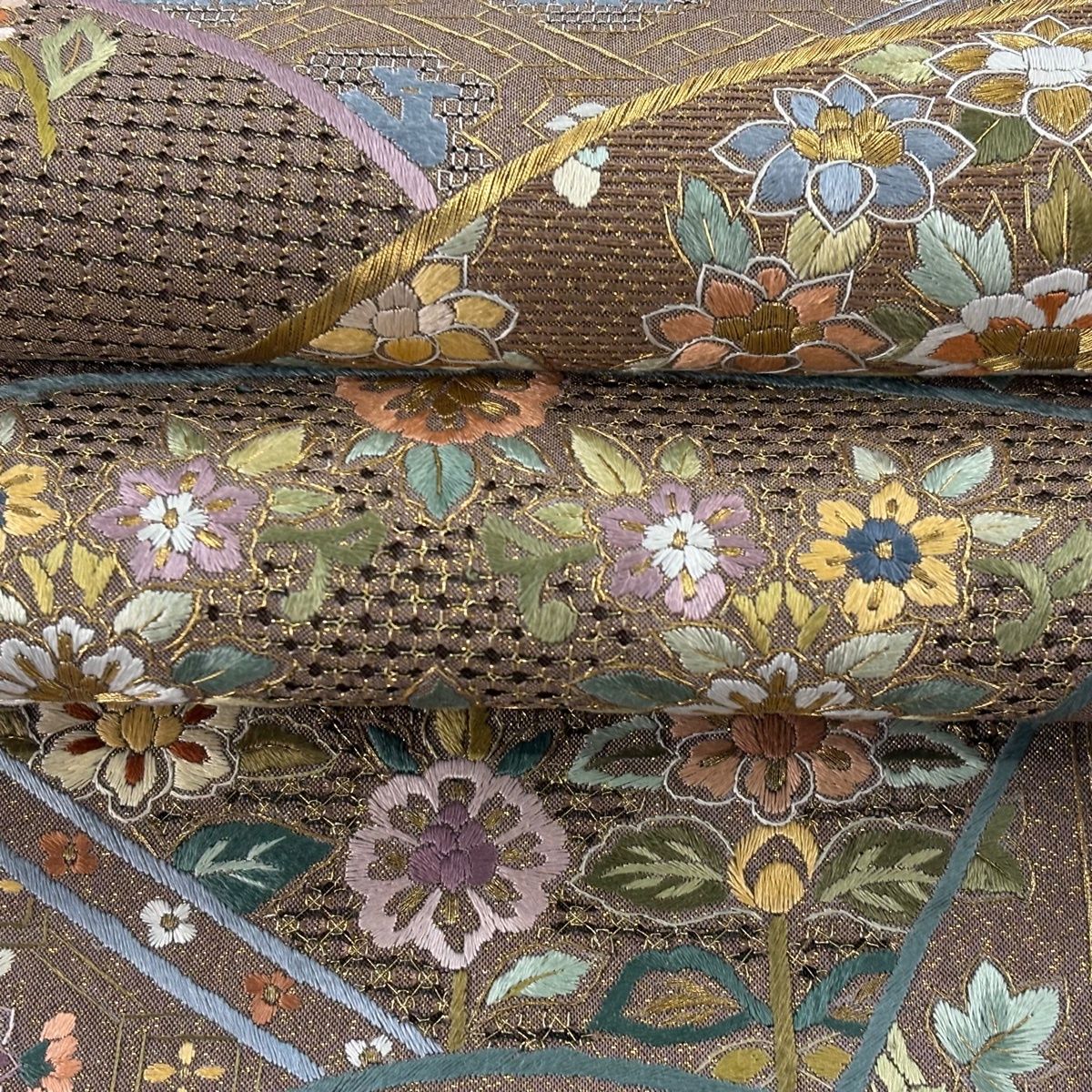 袋帯 逸品 扇面 草花 刺繍 金糸 薄茶色 お太鼓柄 正絹 【中古】