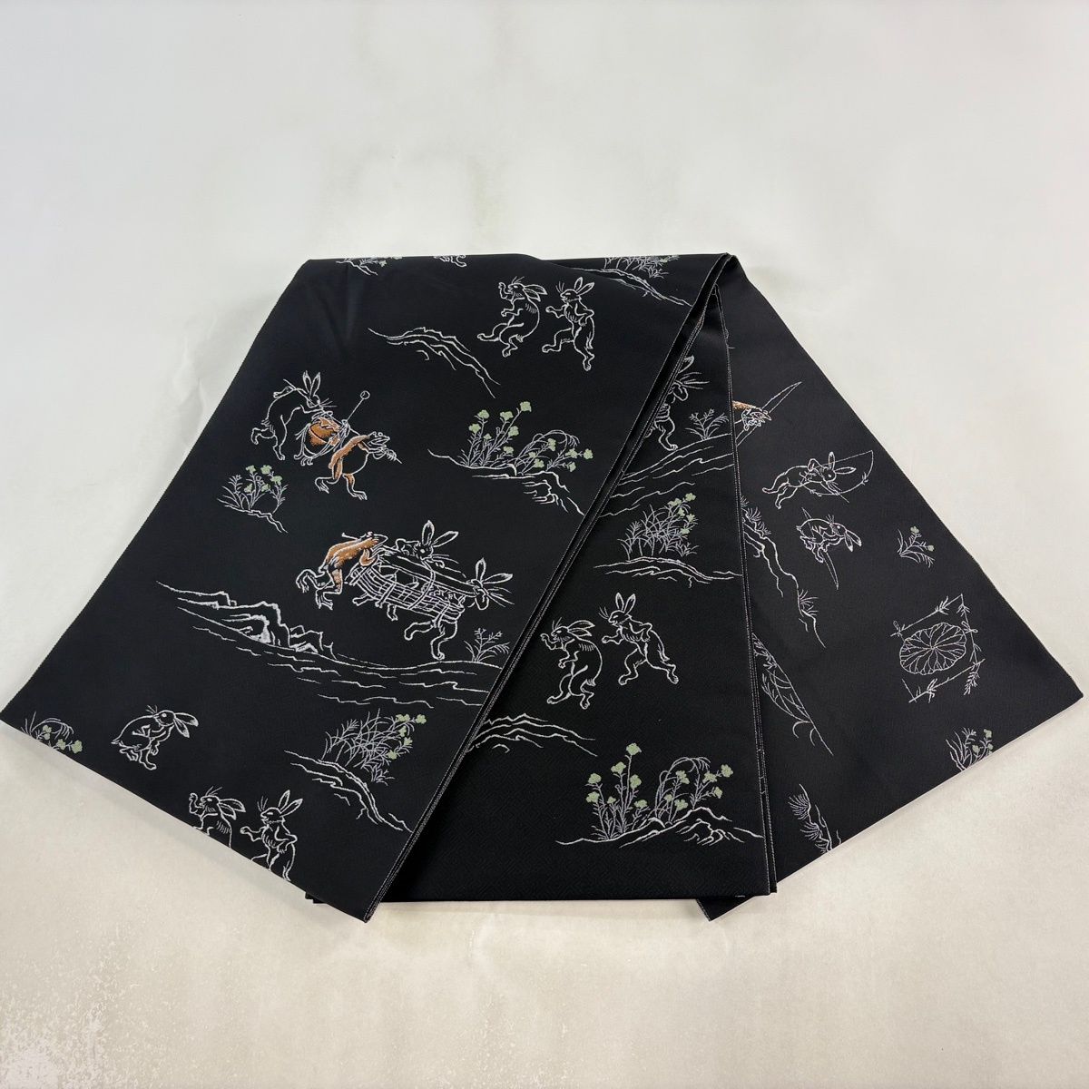 【美品】 袋帯 逸品 落款 小森草木染工房 高山寺戯人絵巻 鳥獣戯画 黒 全通 正絹 【中古】
