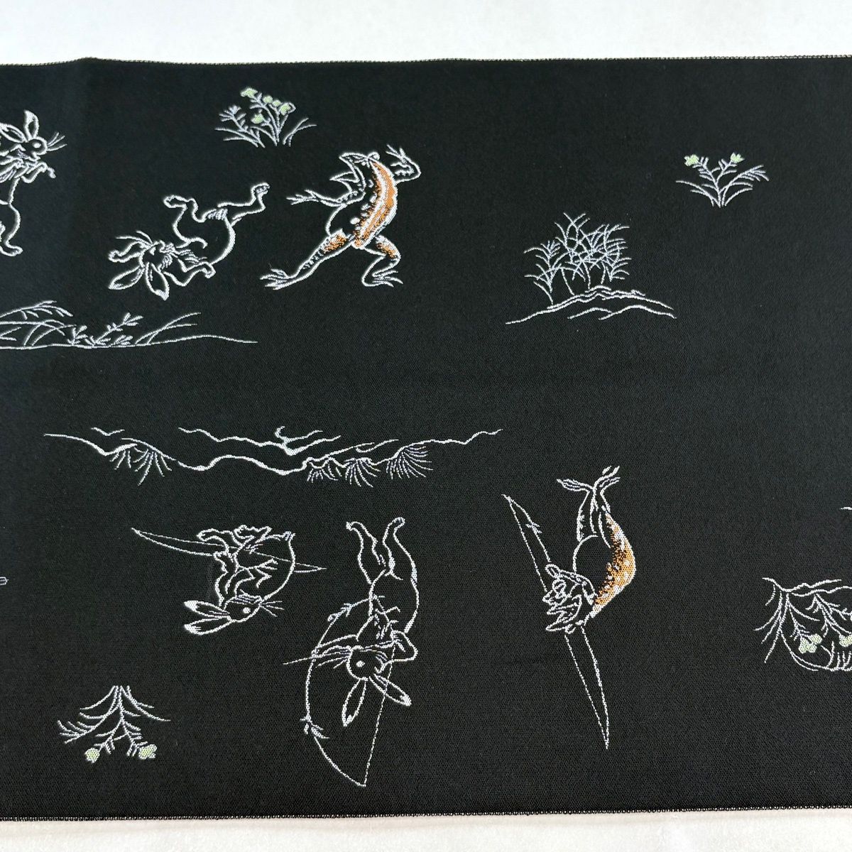 【美品】 袋帯 逸品 落款 小森草木染工房 高山寺戯人絵巻 鳥獣戯画 黒 全通 正絹 【中古】