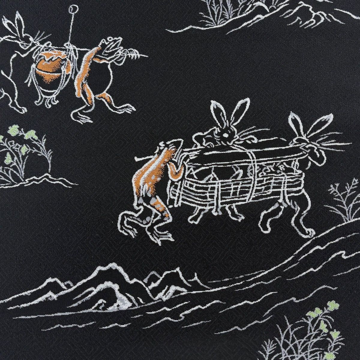 【美品】 袋帯 逸品 落款 小森草木染工房 高山寺戯人絵巻 鳥獣戯画 黒 全通 正絹 【中古】