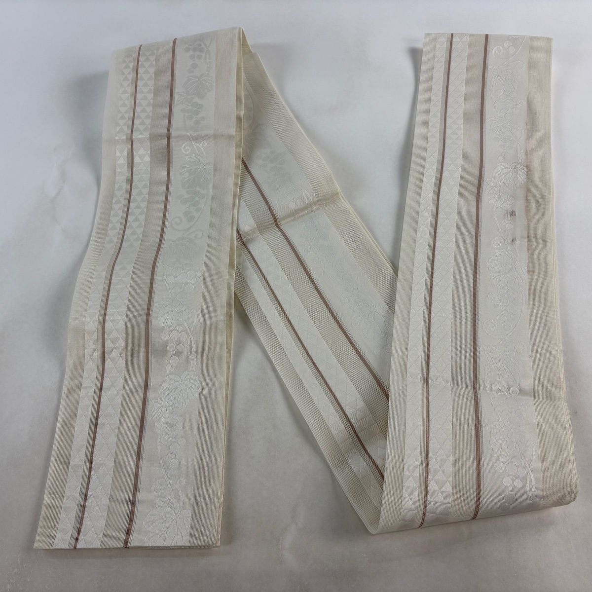 半幅帯 名品 葡萄 鱗 クリーム 正絹 【中古】