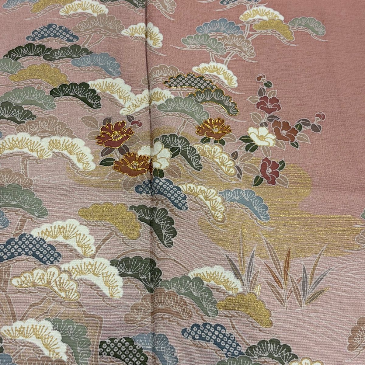 訪問着 身丈163cm 裄丈66.5cm M 袷 袋帯セット 松 椿 金糸 金彩 ピンク 正絹 秀品 【中古】 訪問着 身丈163cm 裄丈66.5cm M 袷 袋帯セット 松 椿 金糸 金彩 ピンク 正絹 秀品 【中古】
