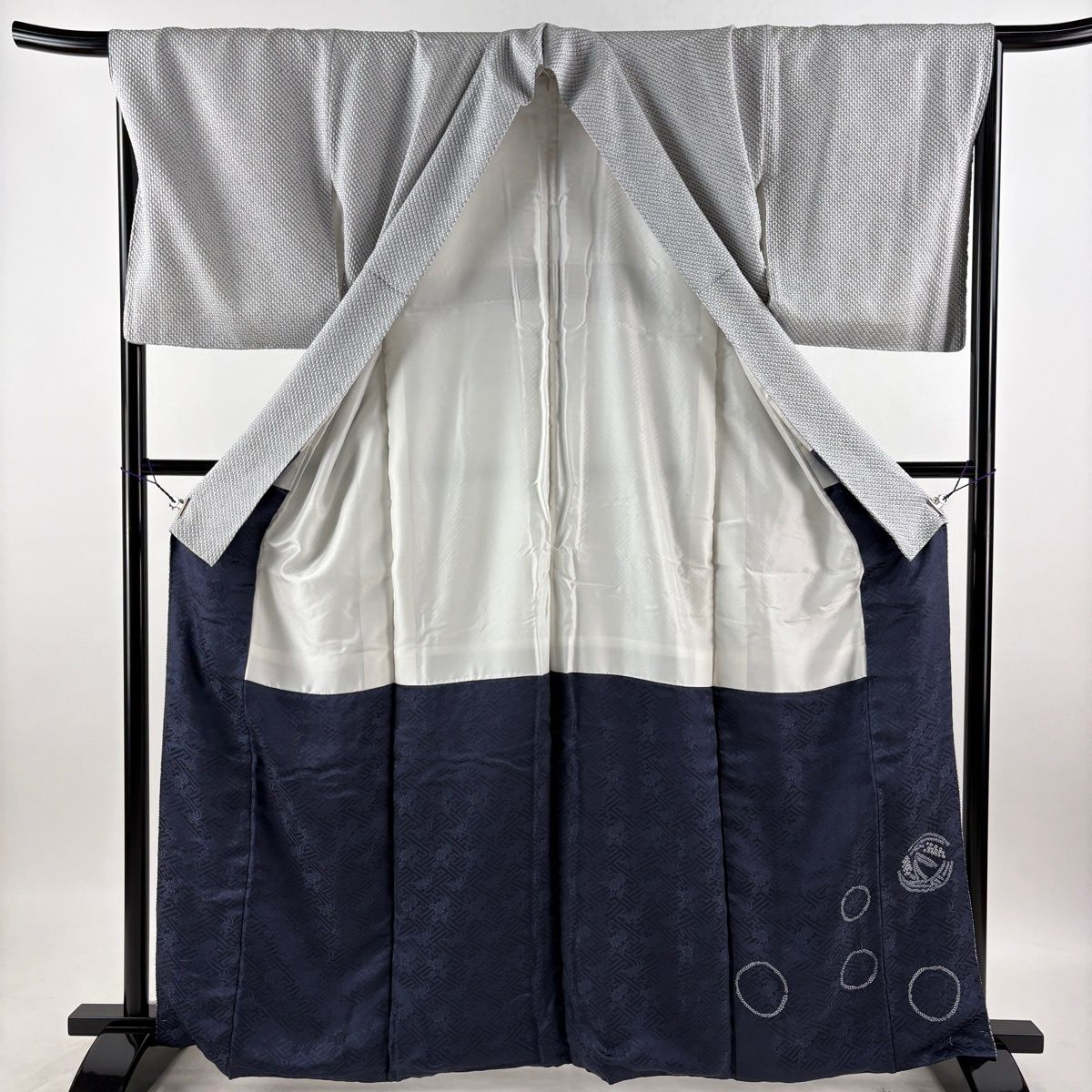【美品】 付下げ 身丈163.5cm 裄丈65.5cm M 袷 袋帯セット 花丸文 楓 絞り 刺繍 青灰色 正絹 名品 一つ紋 【中古】 【美品】 付下げ 身丈163.5cm 裄丈65.5cm M 袷 袋帯セット 花丸文 楓 絞り 刺繍 青灰色 正絹 名品 一つ紋 【中古】