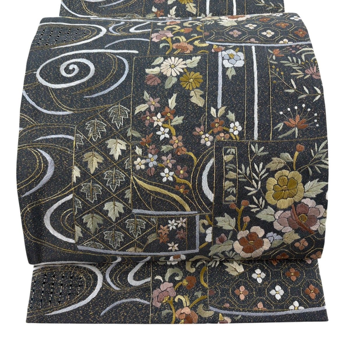 袋帯 逸品 綴れ 草花 流水 金糸 箔 灰色 六通 正絹 【中古】 22,484円