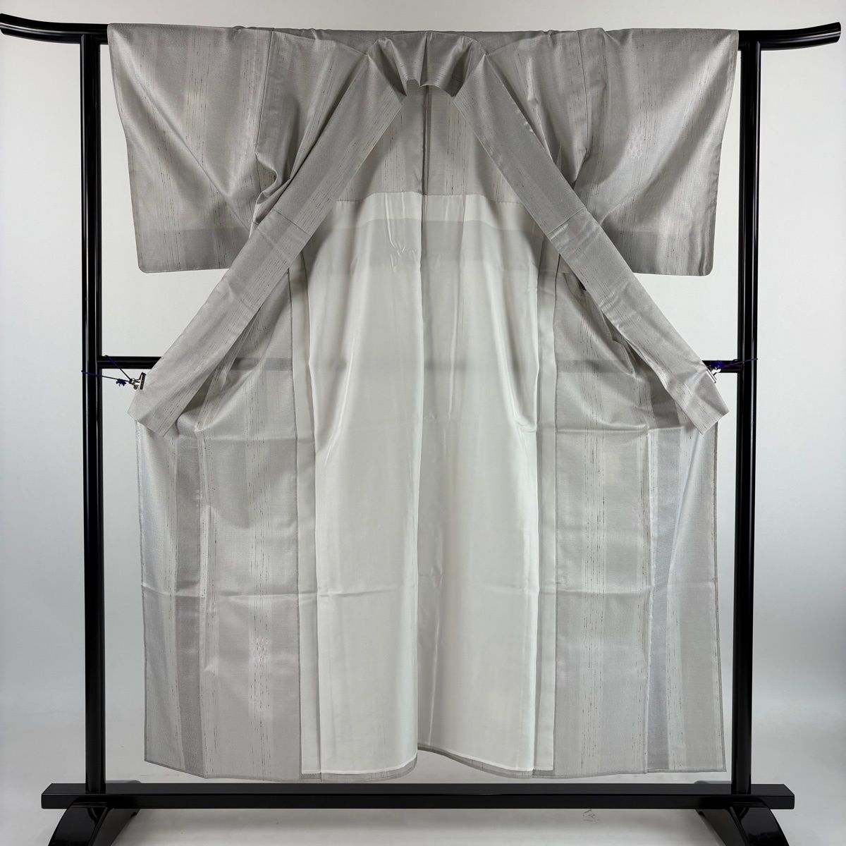 【美品】 紬 身丈155cm 裄丈61.5cm S 薄物 夏紬 やまと 縞 幾何学 灰緑 正絹 逸品 【中古】