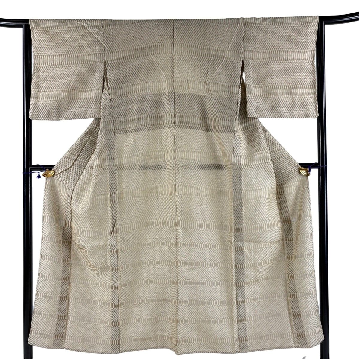 【美品】 お召 身丈150.5cm 裄丈63cm S 薄物 幾何学 ベージュ 正絹 逸品 【中古】