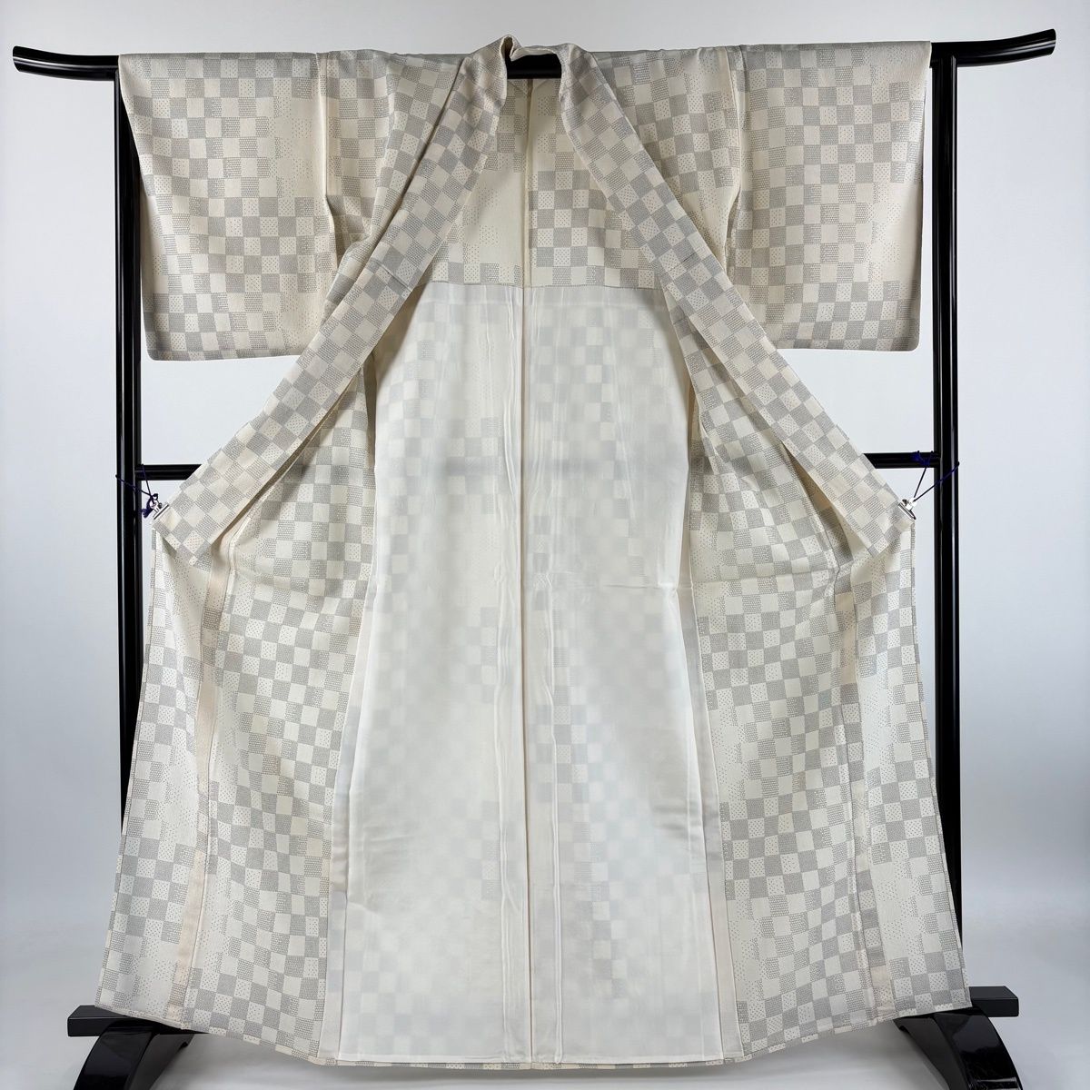 【美品】 塩沢紬 身丈165cm 裄丈64.5cm M 単衣 証紙 市松 亀甲絣 クリーム 正絹 逸品 【中古】