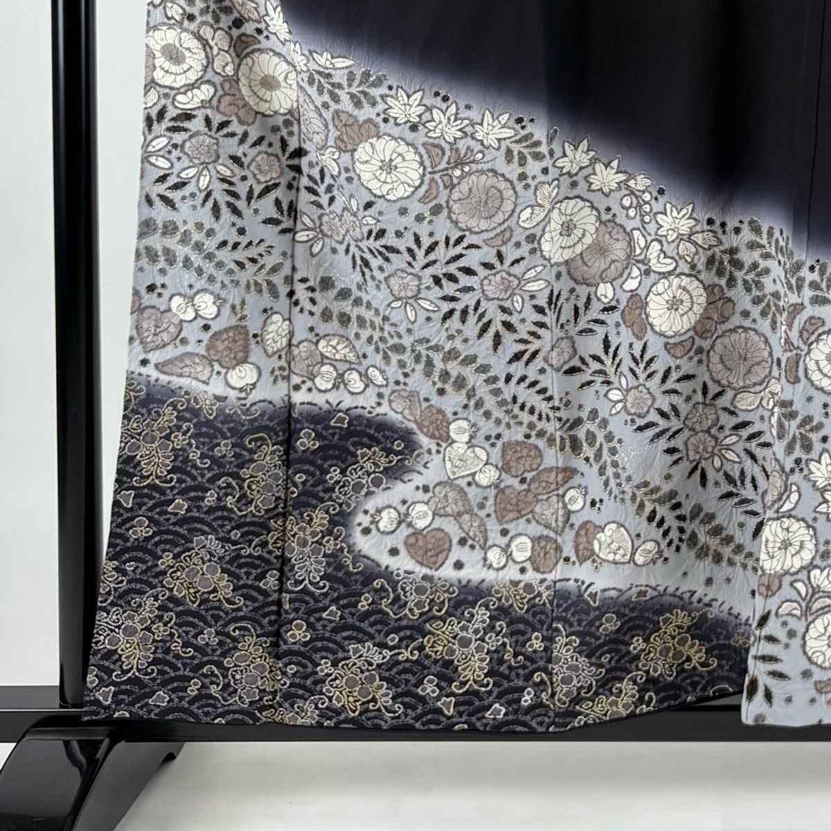付下げ 身丈157cm 裄丈69.5cm L 袷 辻が花 青海波 金銀彩 黒 正絹 名品 【中古】