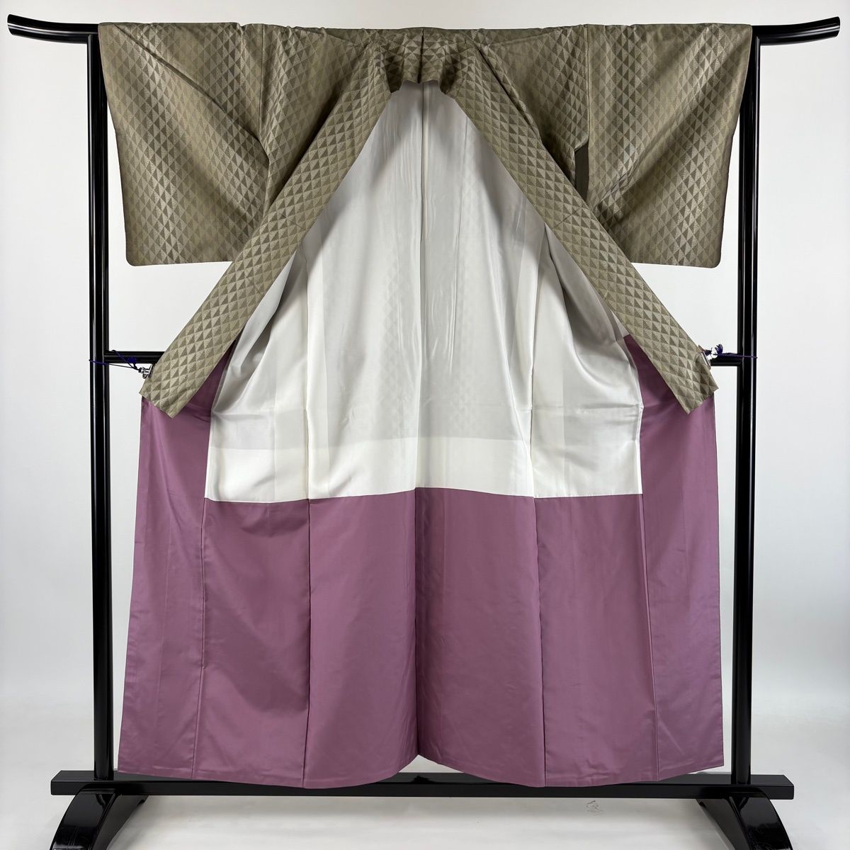 【美品】 大島紬 身丈157cm 裄丈65.5cm M 袷 証紙 鱗連鎖 屋久杉染 茶緑色 正絹 名品 【中古】