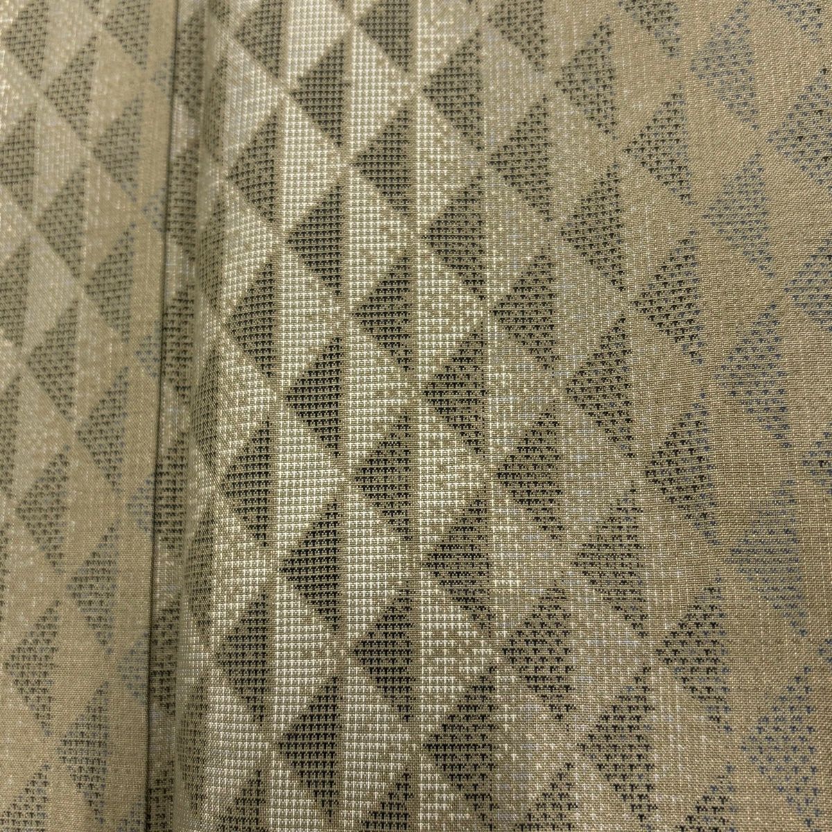 【美品】 大島紬 身丈157cm 裄丈65.5cm M 袷 証紙 鱗連鎖 屋久杉染 茶緑色 正絹 名品 【中古】