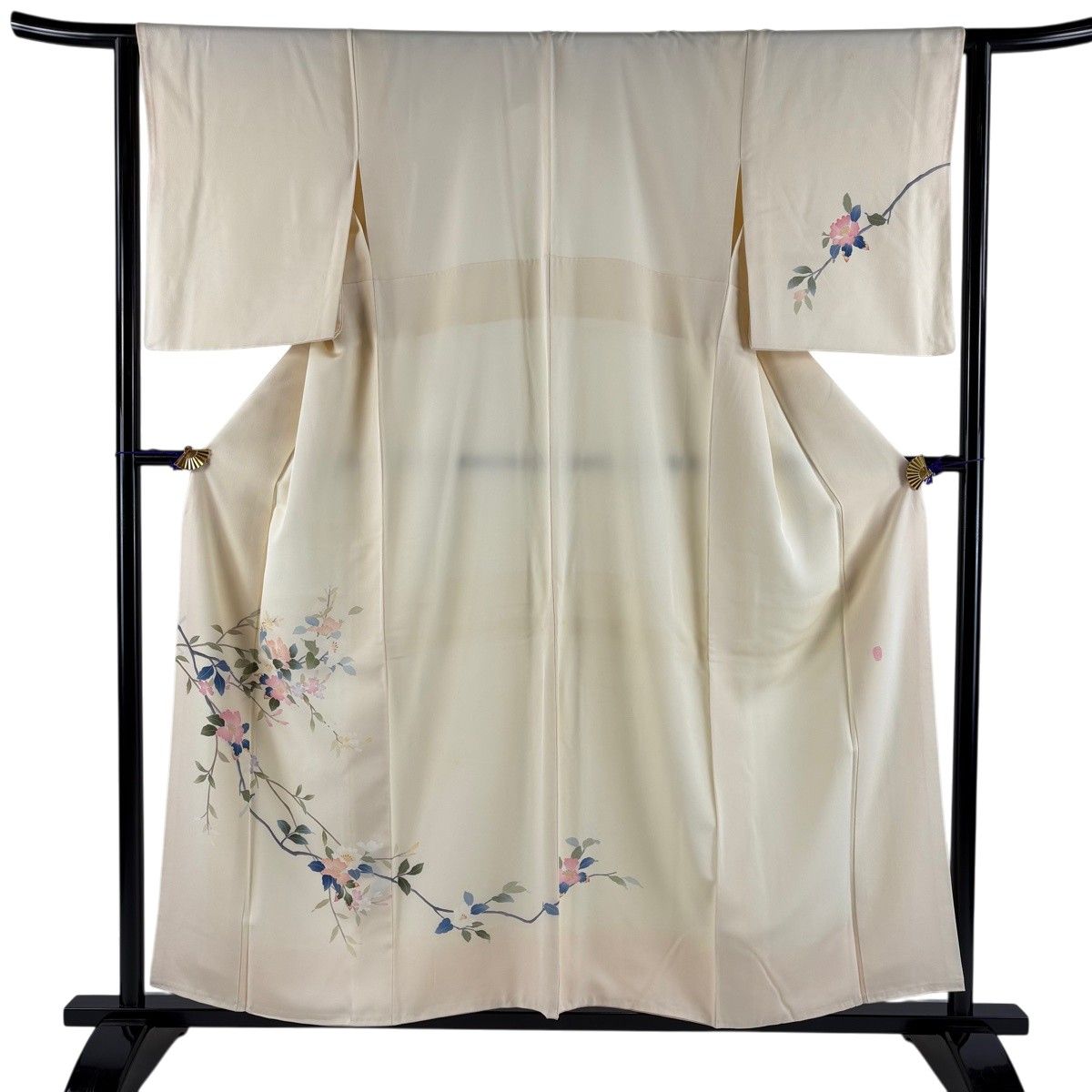 付下げ 身丈156cm 裄丈65cm M 袷 南克治 落款 枝花 クリーム 正絹 名品 【中古】