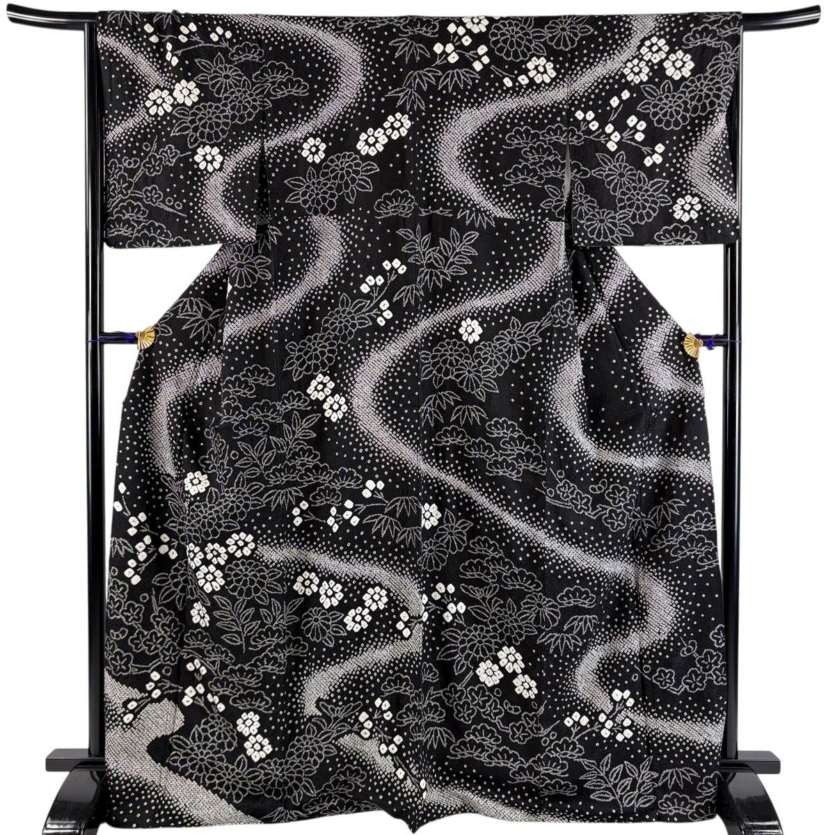 【美品】 訪問着 身丈170cm 裄丈66.5cm M 袷 松竹梅 菊 絞り 黒 正絹 名品 【中古】