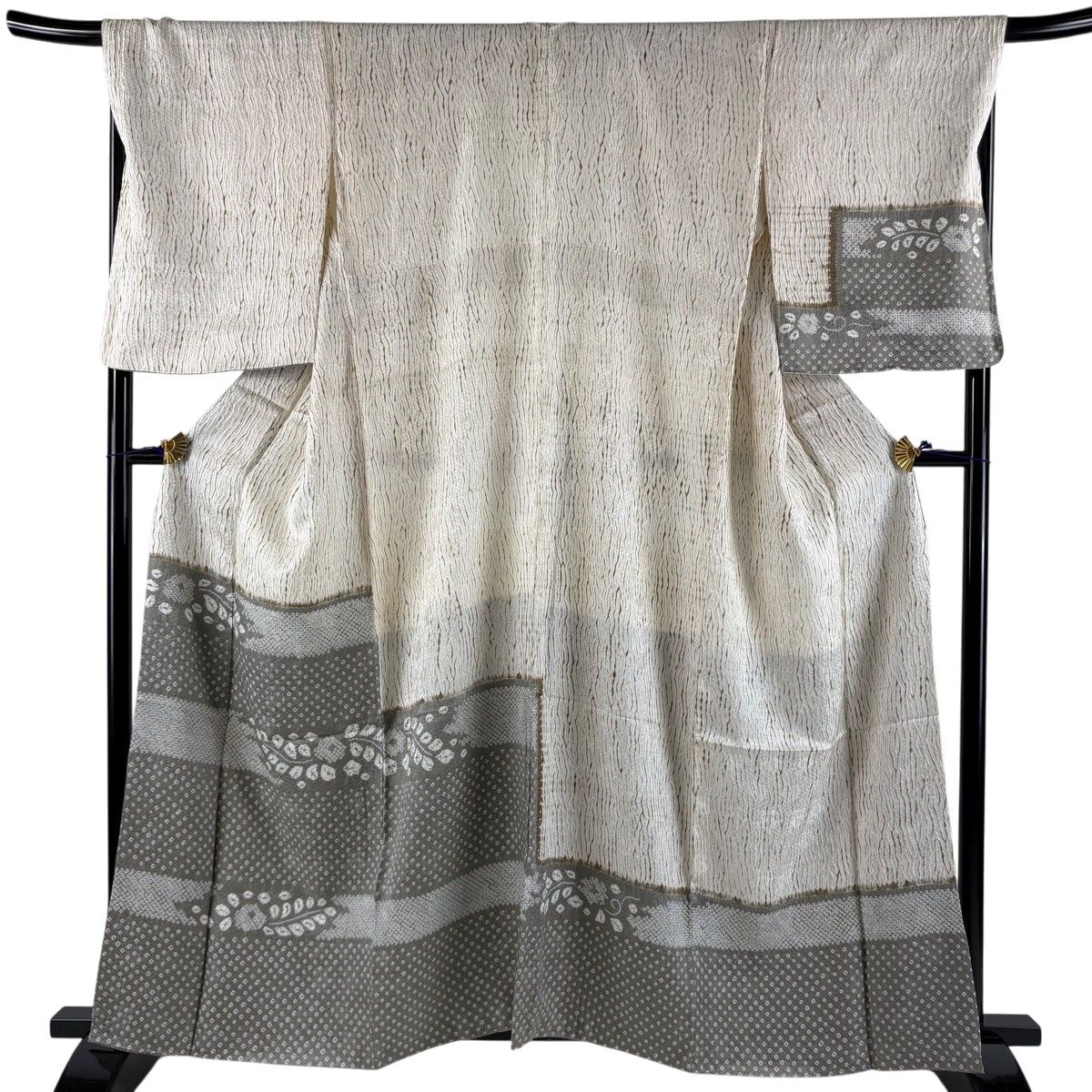 付下げ 身丈160cm 裄丈68.5cm L 袷 草花 霞 絞り クリーム 正絹 名品 【中古】