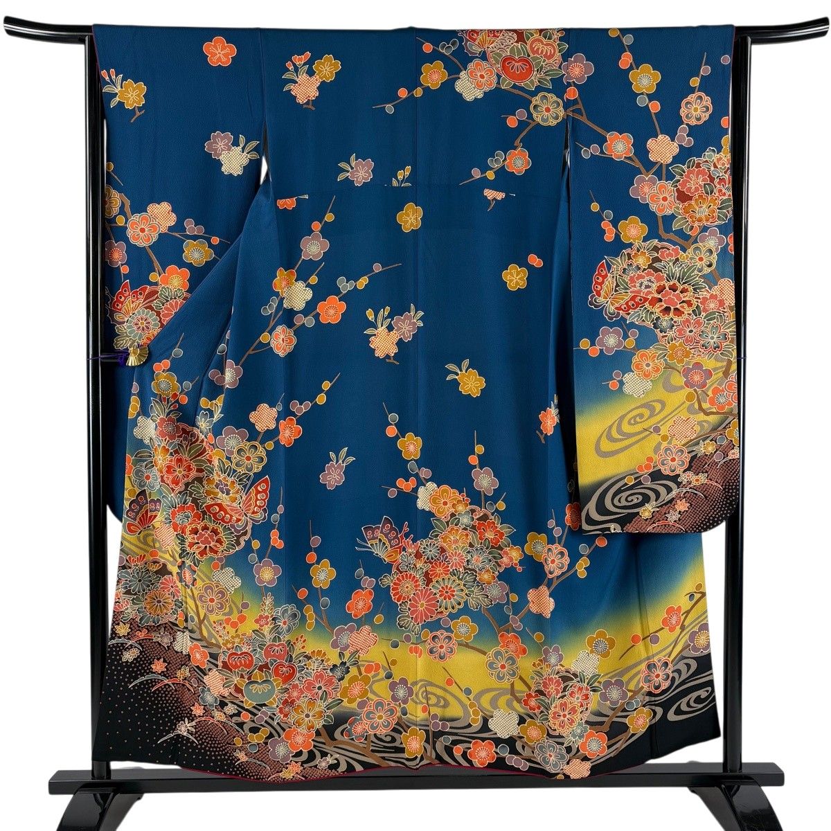 振袖 身丈153cm 裄丈64cm M 袷 蝶 草花 ぼかし 縮緬 藍色 正絹 名品 【中古】