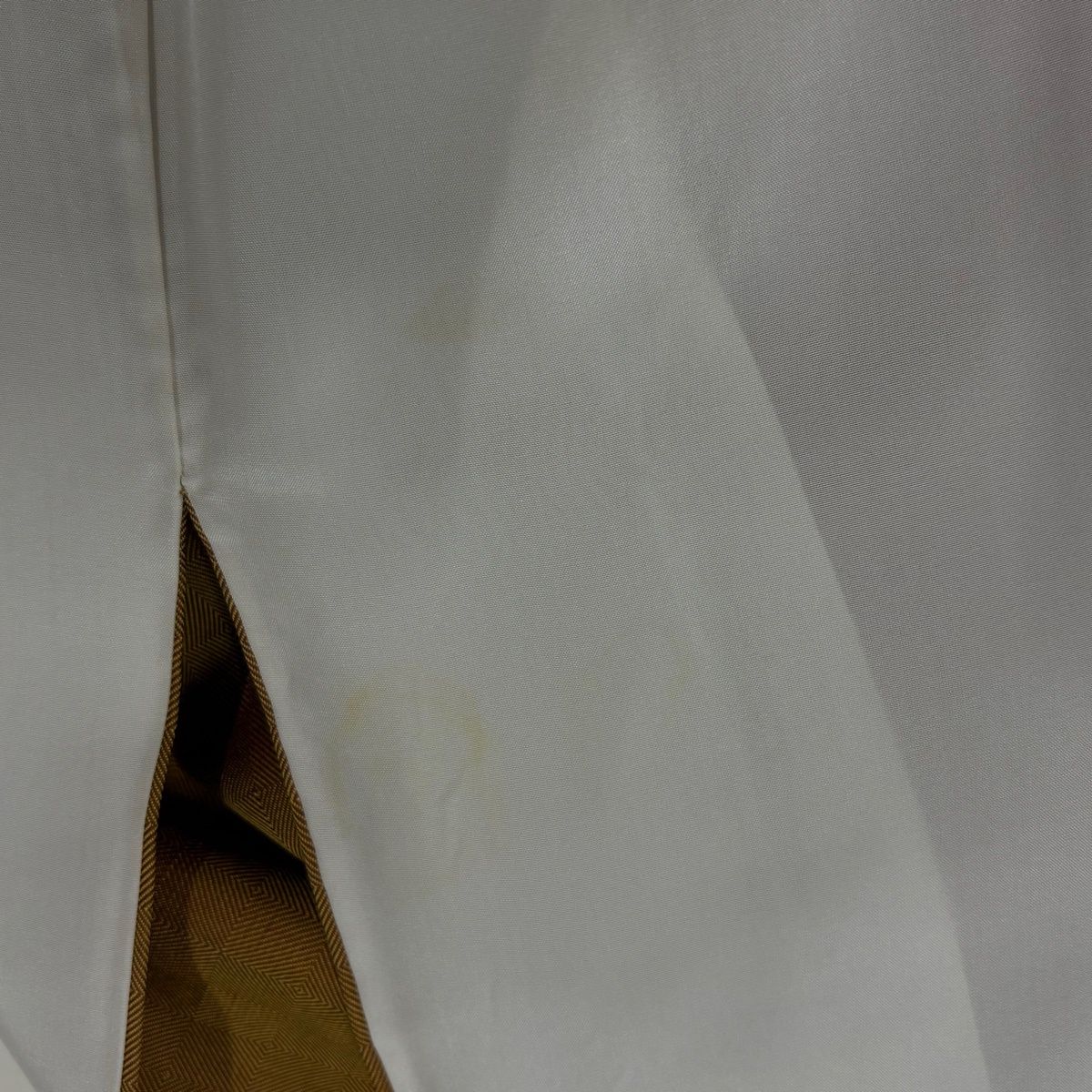 紬 身丈156.5cm 裄丈63cm S 袷 格子 山吹茶色 正絹 名品 【中古】 紬 身丈156.5cm 裄丈63cm S 袷 格子 山吹茶色 正絹 名品 【中古】