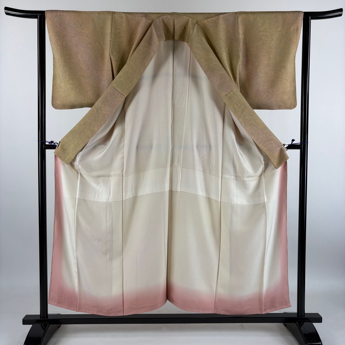 美品】 小紋 身丈154.5cm 裄丈64cm M 袷 墨流し 地紋 薄茶色 正絹 名品