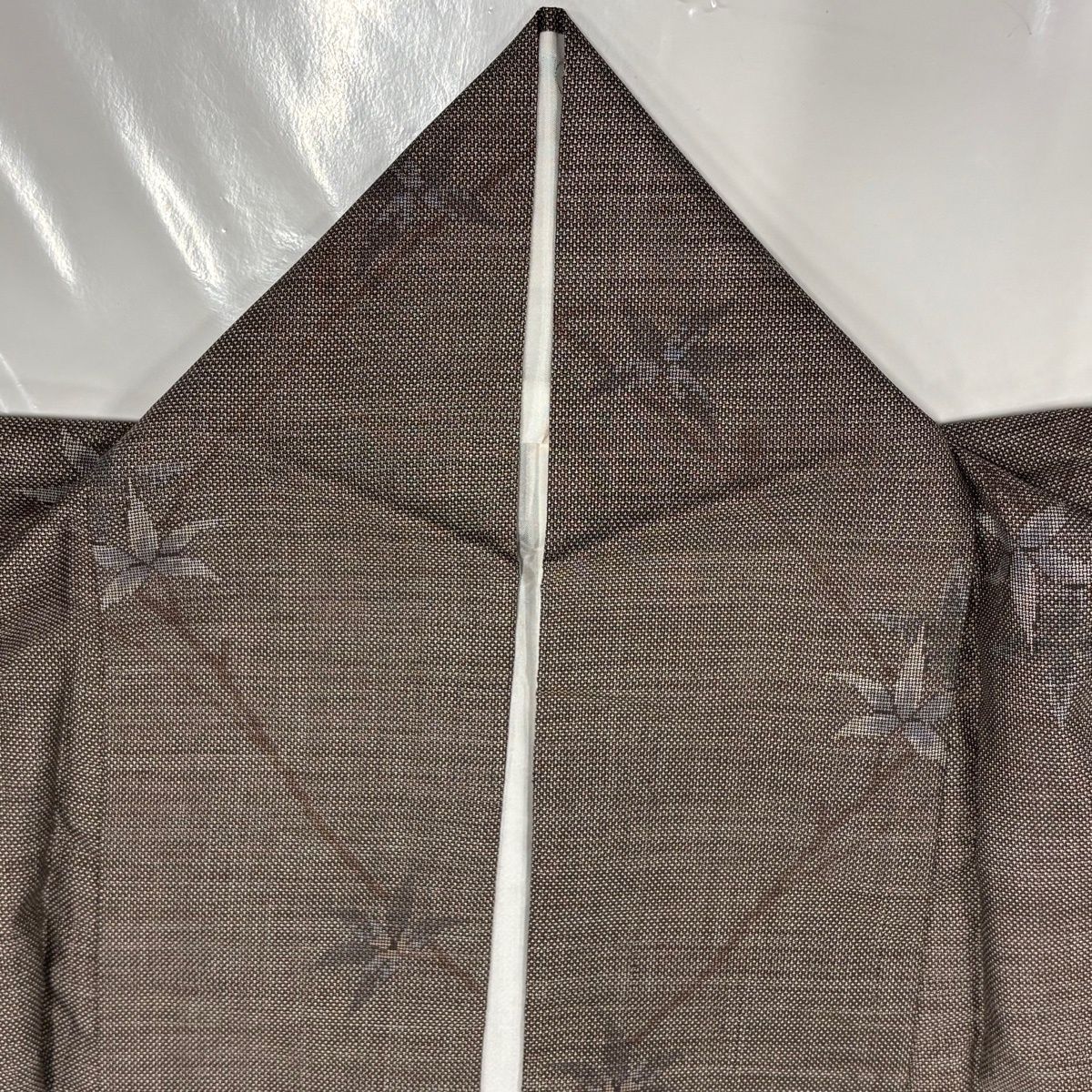 【美品】 紬 身丈161cm 裄丈64cm M 袷 枝葉 焦茶色 正絹 秀品 【中古】