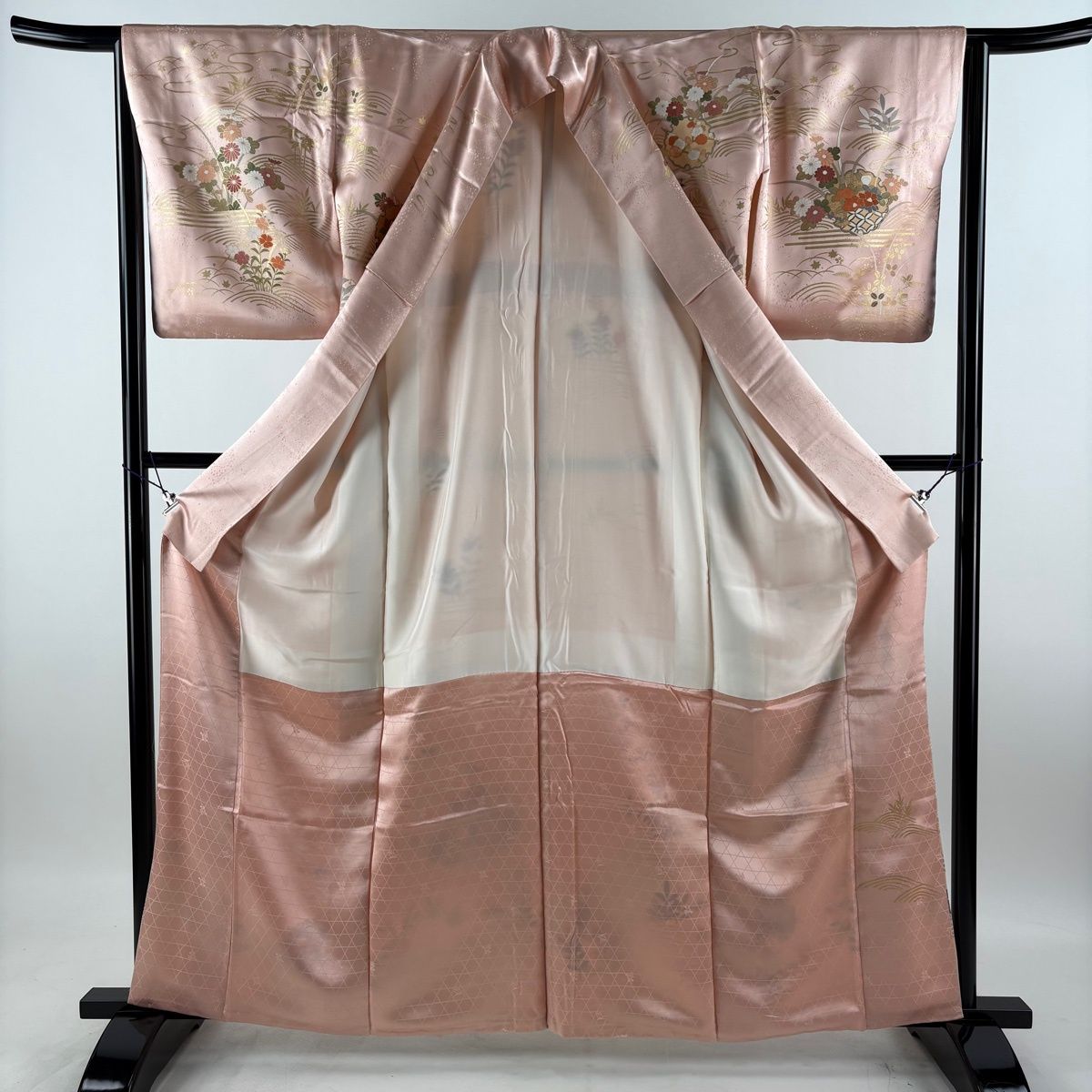 訪問着 身丈162.5cm 裄丈64cm M 袷 雪輪 草花 刺繍 金彩 薄ピンク 正絹 秀品 【中古】