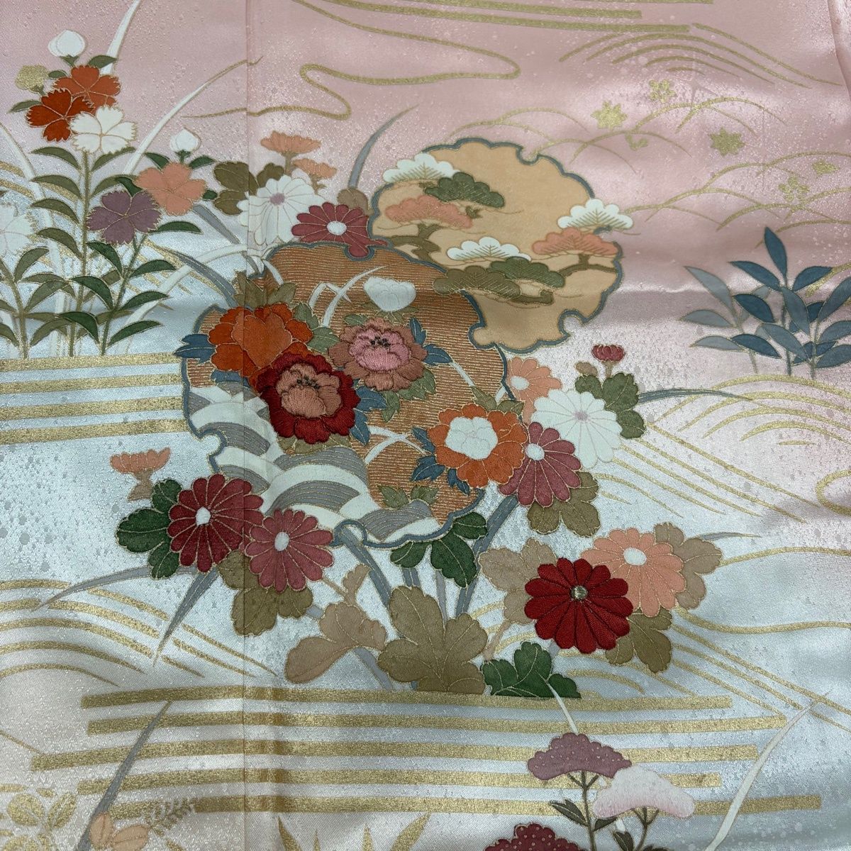 訪問着 身丈162.5cm 裄丈64cm M 袷 雪輪 草花 刺繍 金彩 薄ピンク 正絹 秀品 【中古】