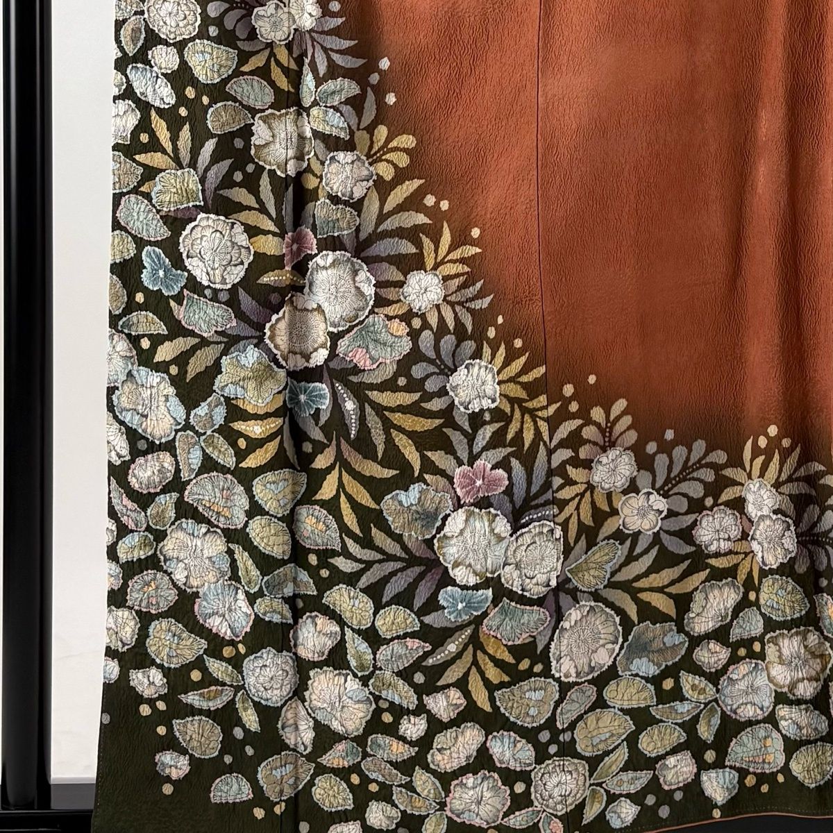 訪問着 身丈159cm 裄丈64cm M 袷 辻が花 金彩 染め分け 赤茶 正絹 秀品 【中古】