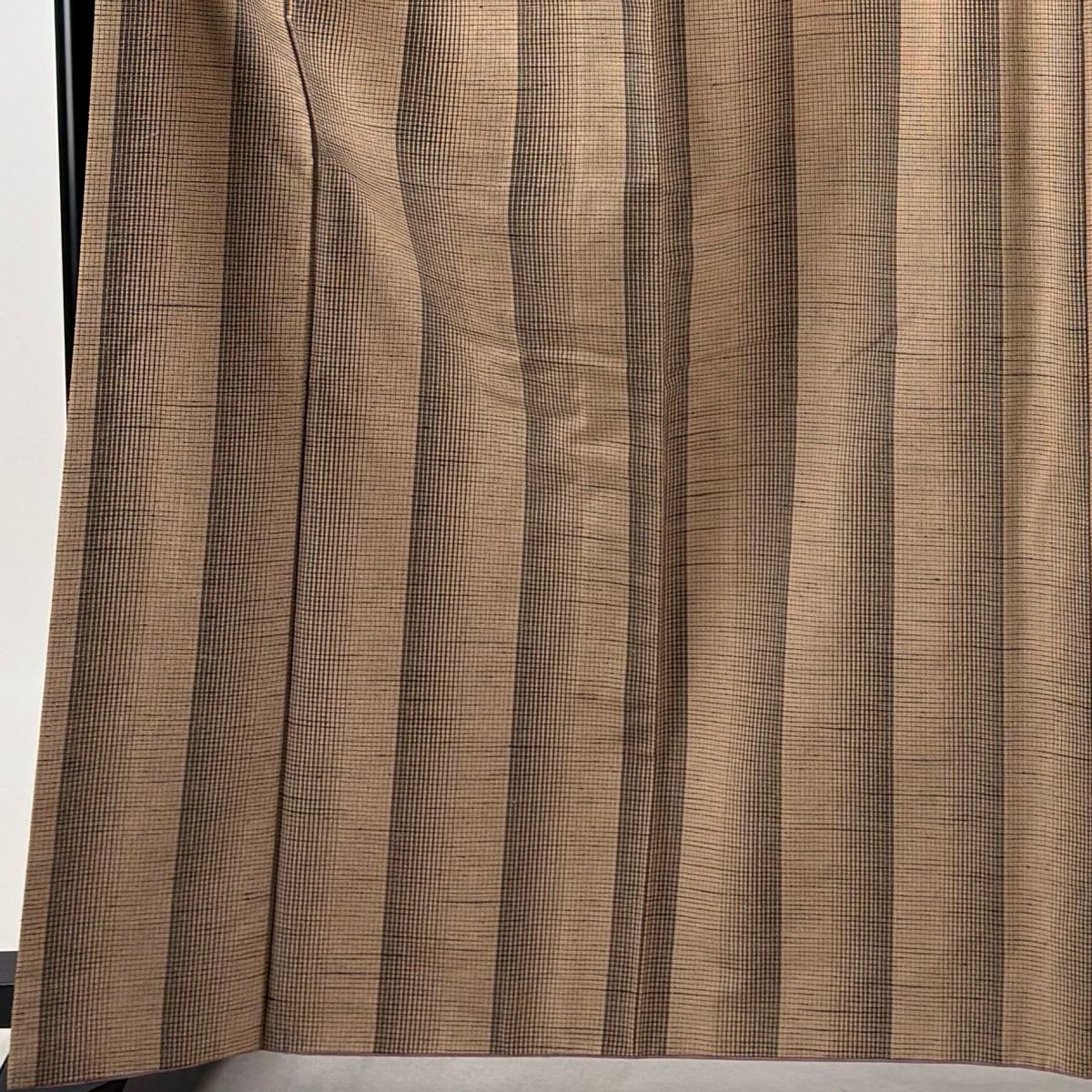 【美品】 紬 身丈163.5cm 裄丈63cm S 袷 縞 格子 薄茶色 正絹 秀品 【中古】 【美品】 紬 身丈163.5cm 裄丈63cm S 袷 縞 格子 薄茶色 正絹 秀品 【中古】