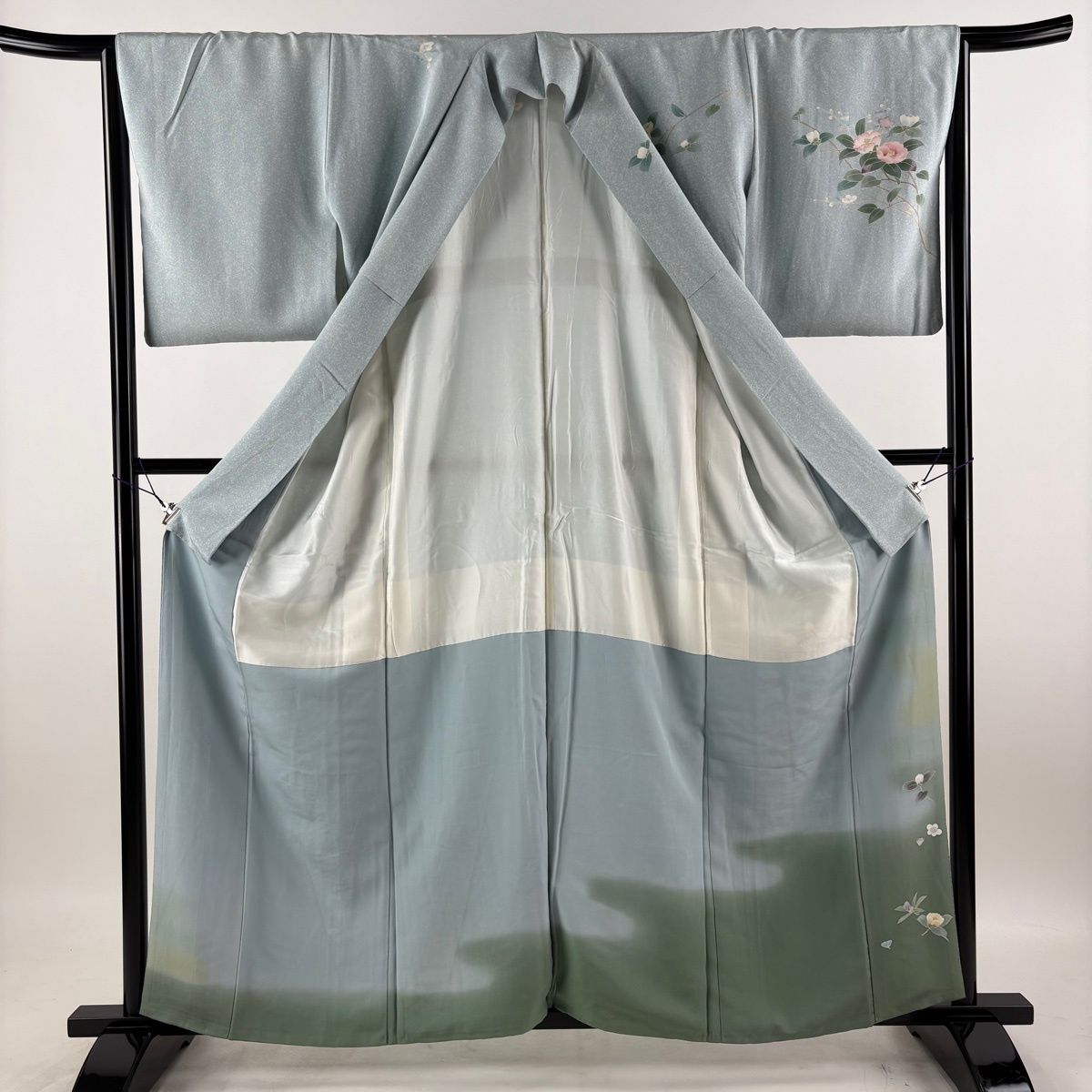 訪問着 身丈159.5cm 裄丈66cm M 袷 椿 枝梅 ぼかし 水色 正絹 秀品 【中古】 訪問着 身丈159.5cm 裄丈66cm M 袷 椿 枝梅 ぼかし 水色 正絹 秀品 【中古】