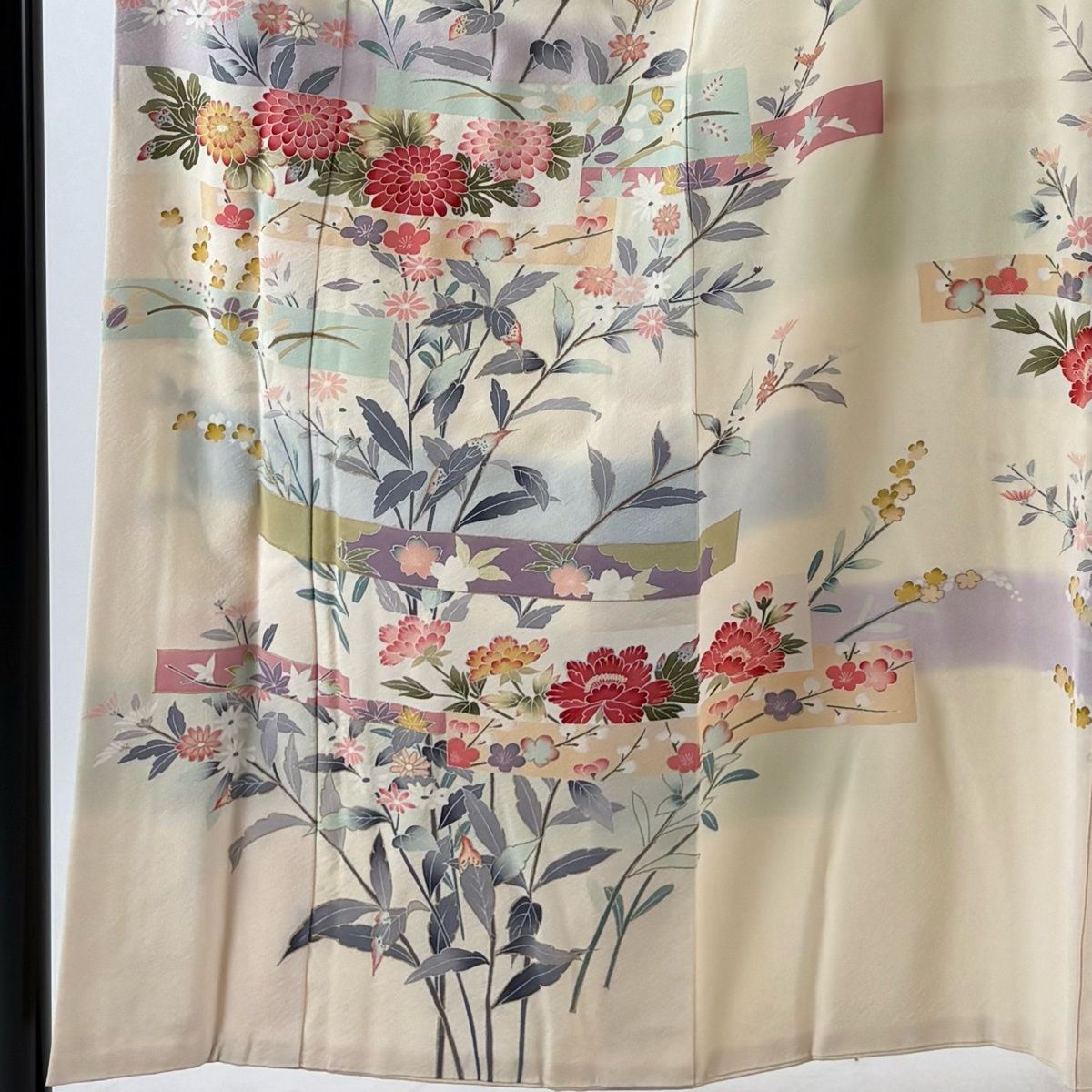 訪問着 身丈152.5cm 裄丈62cm S 袷 落款 菊 梅 金彩 ぼかし ベージュ 正絹 秀品 【中古】 訪問着 身丈152.5cm 裄丈62cm S 袷 落款 菊 梅 金彩 ぼかし ベージュ 正絹 秀品 【中古】