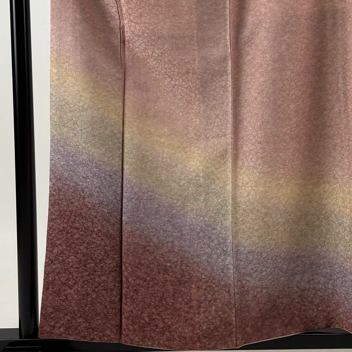 【美品】 付下げ 身丈158.5cm 裄丈66.5cm M 袷 やまと 地紋 ぼかし 薄紫 正絹 秀品 【中古】