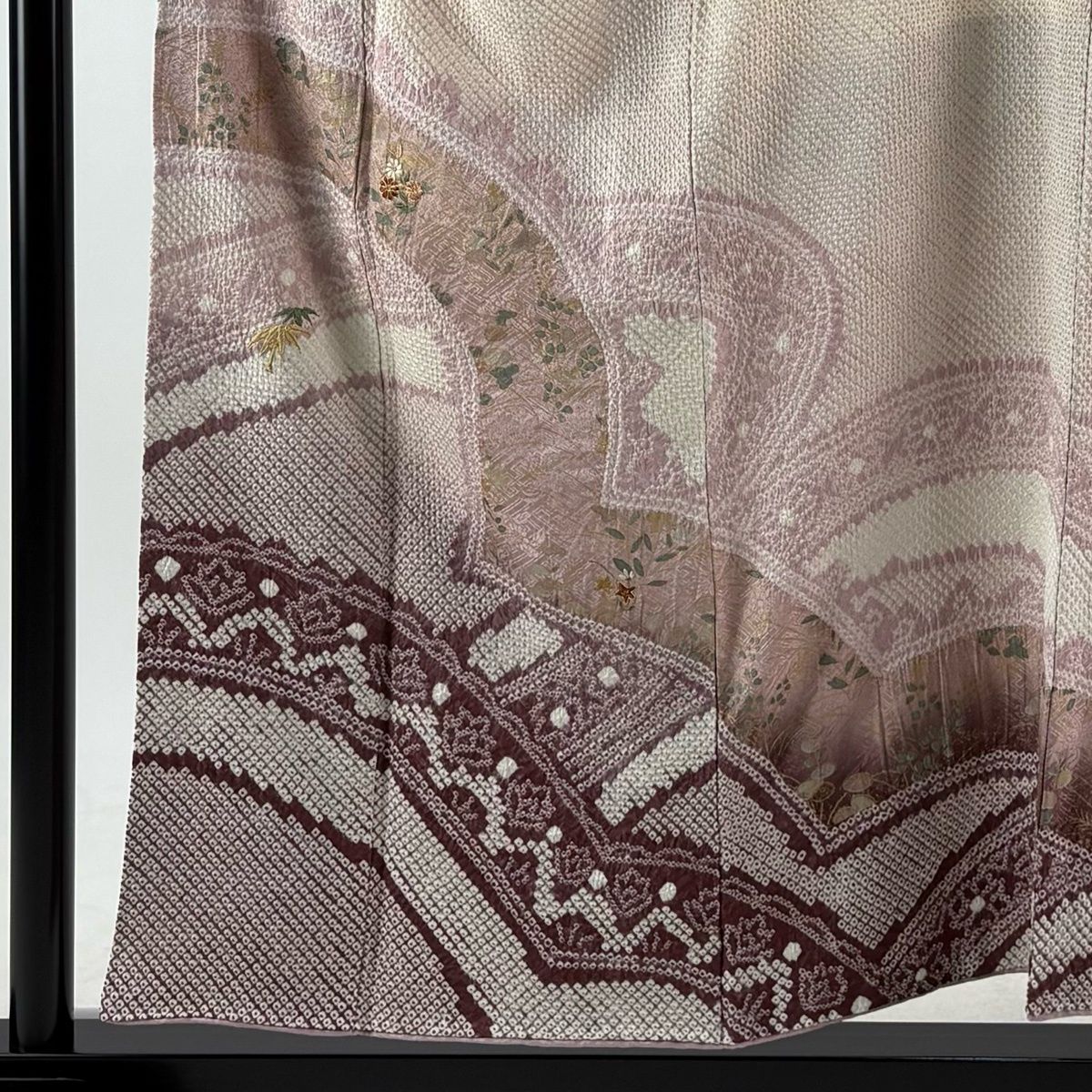 訪問着 身丈153.5cm 裄丈65cm M 袷 やまと 菊 竹 総絞り 刺繍 薄ピンク 正絹 秀品 【中古】