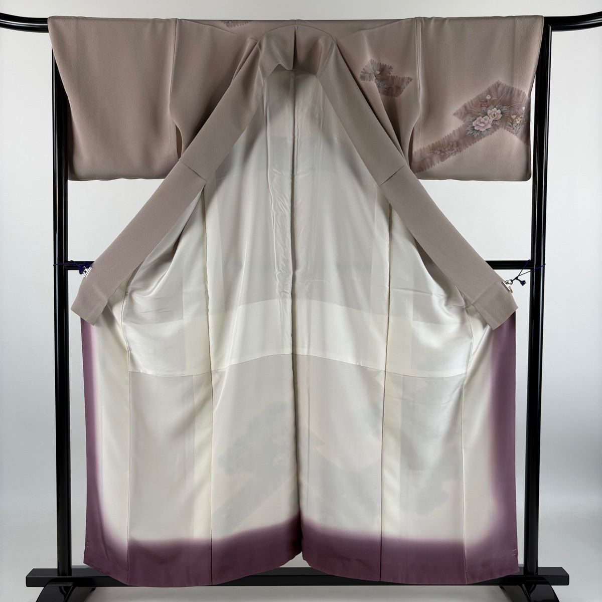 訪問着 身丈156.5cm 裄丈66.5cm M 袷 草花 秋草文 絞り ぼかし 灰紫 正絹 秀品 一つ紋 【中古】 訪問着 身丈156.5cm 裄丈66.5cm M 袷 草花 秋草文 絞り ぼかし 灰紫 正絹 秀品 一つ紋 【中古】