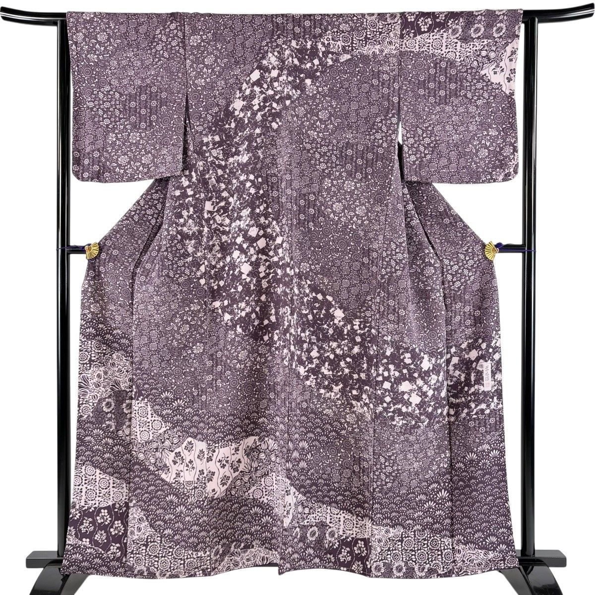 【美品】 訪問着 身丈159cm 裄丈64.5cm M 袷 落款 草花 花唐草 縮緬 紫 正絹 秀品 【中古】