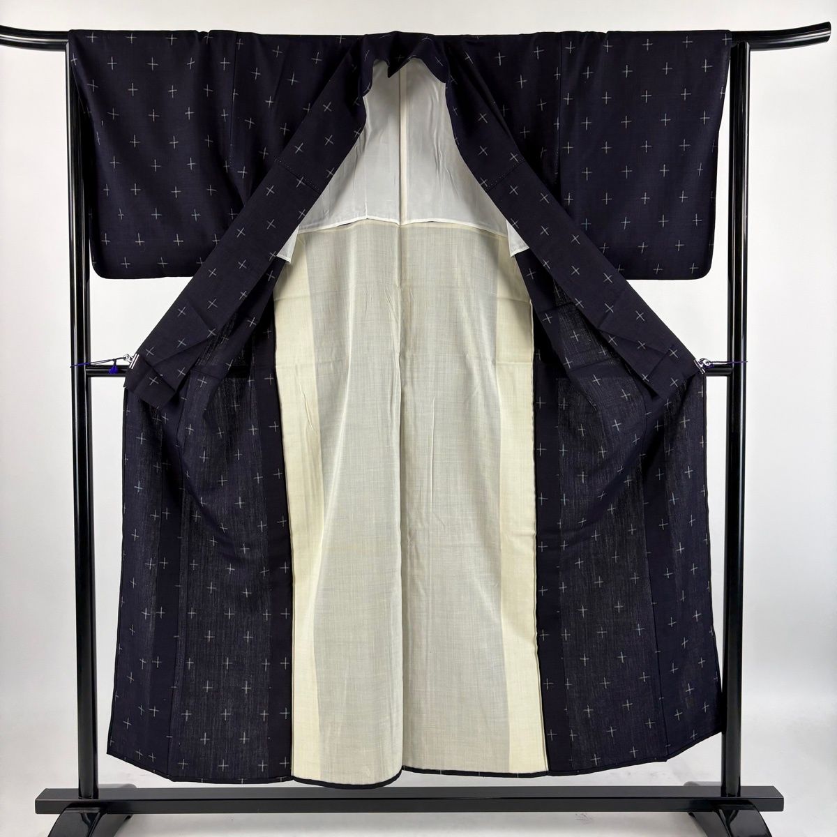 紬 身丈152cm 裄丈65.5cm M 単衣 十字絣 濃紺 正絹 秀品 【中古】