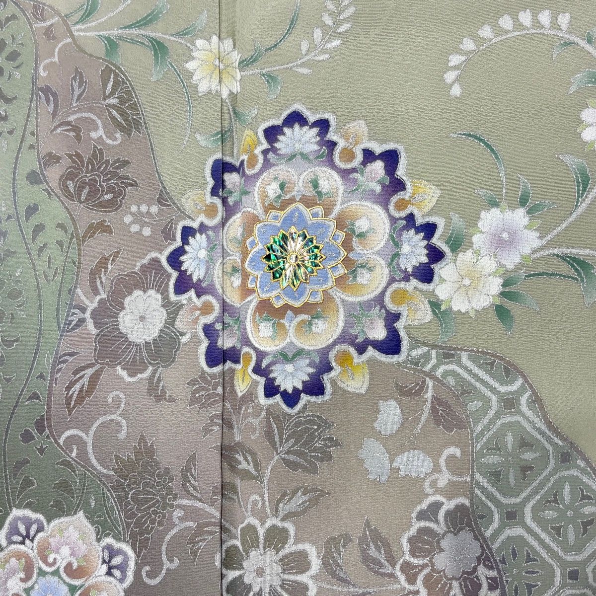 【美品】 付下げ 身丈164cm 裄丈65cm M 袷 落款 華文 草花 螺鈿 金銀彩 薄緑 正絹 秀品 【中古】