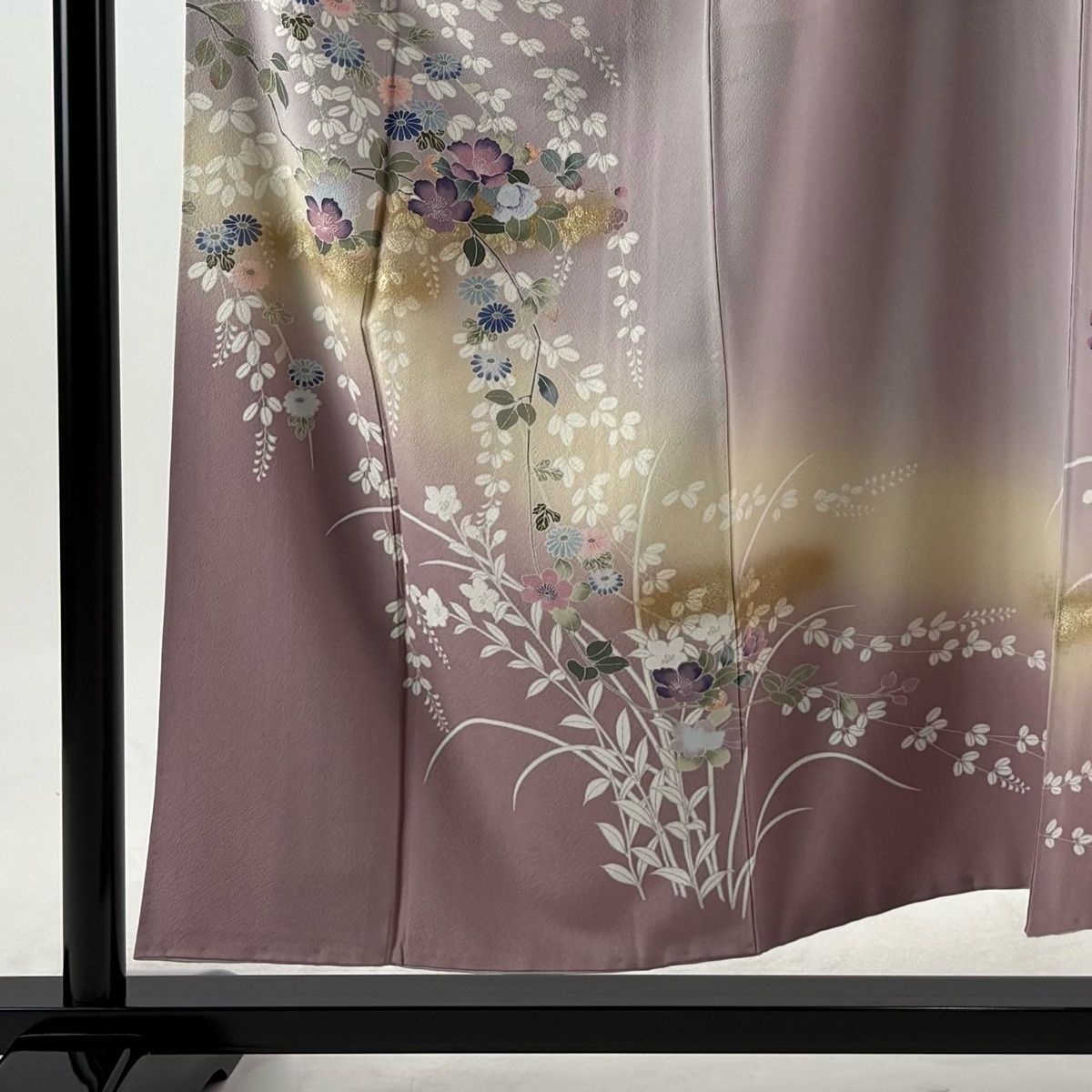 訪問着 身丈152.5cm 裄丈64cm M 袷 落款 枝花 草花 金彩 ぼかし 灰紫 正絹 秀品 【中古】 訪問着 身丈152.5cm 裄丈64cm M 袷 落款 枝花 草花 金彩 ぼかし 灰紫 正絹 秀品 【中古】