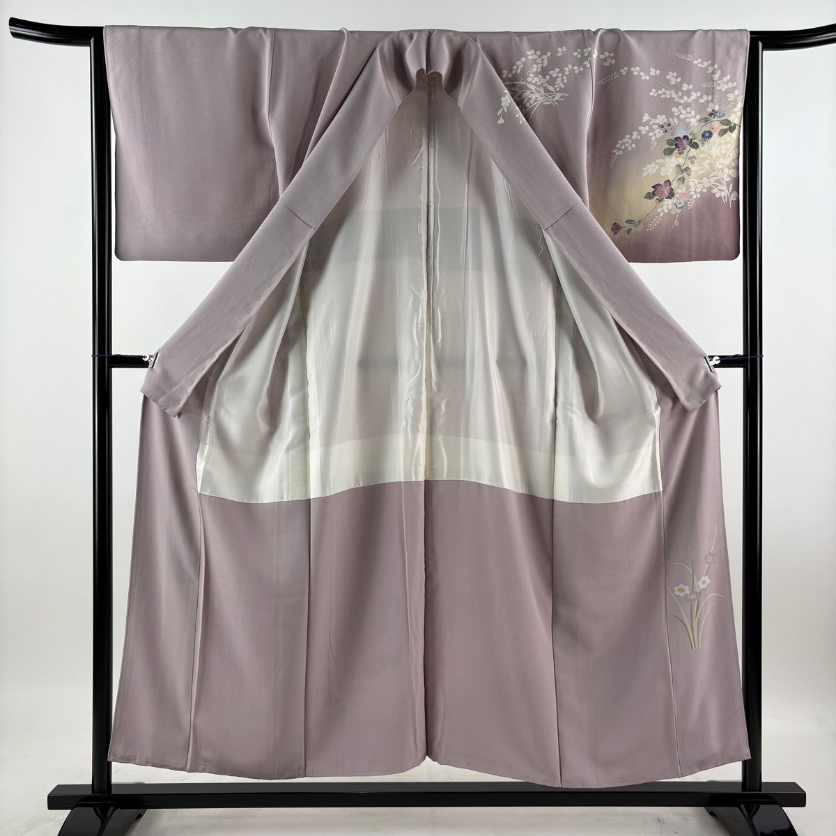 訪問着 身丈152.5cm 裄丈64cm M 袷 落款 枝花 草花 金彩 ぼかし 灰紫 正絹 秀品 【中古】 訪問着 身丈152.5cm 裄丈64cm M 袷 落款 枝花 草花 金彩 ぼかし 灰紫 正絹 秀品 【中古】