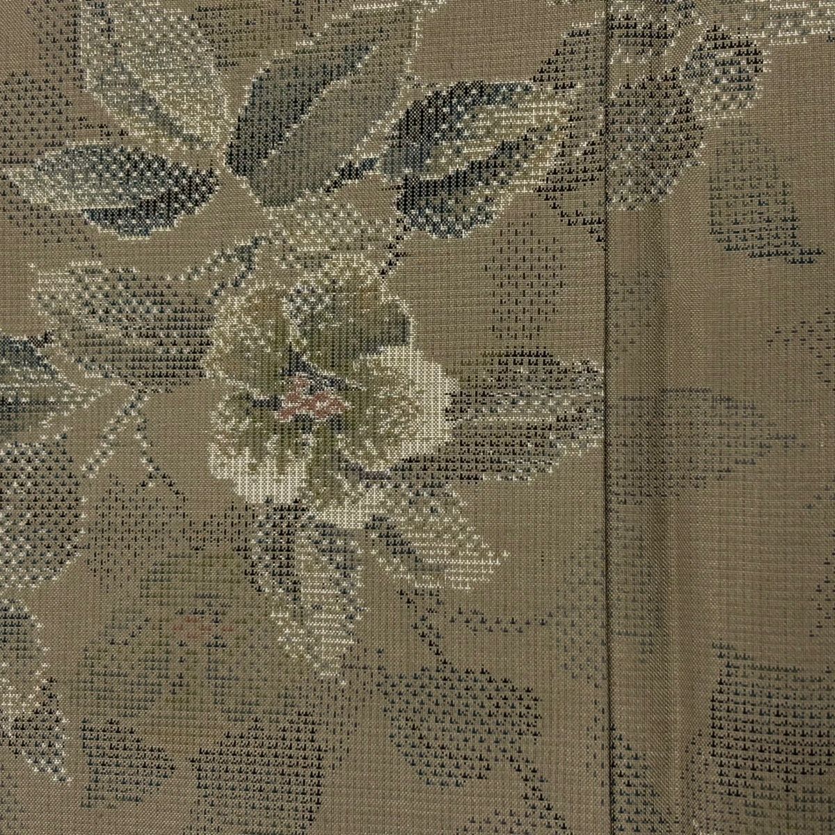 【美品】 紬 身丈162cm 裄丈68.5cm L 袷 枝花 茶緑色 正絹 秀品 【中古】