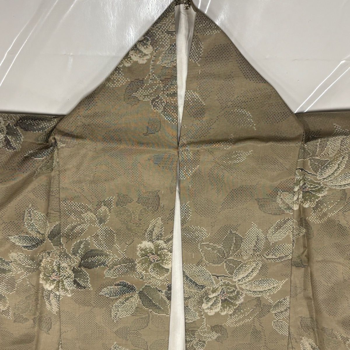 【美品】 紬 身丈162cm 裄丈68.5cm L 袷 枝花 茶緑色 正絹 秀品 【中古】
