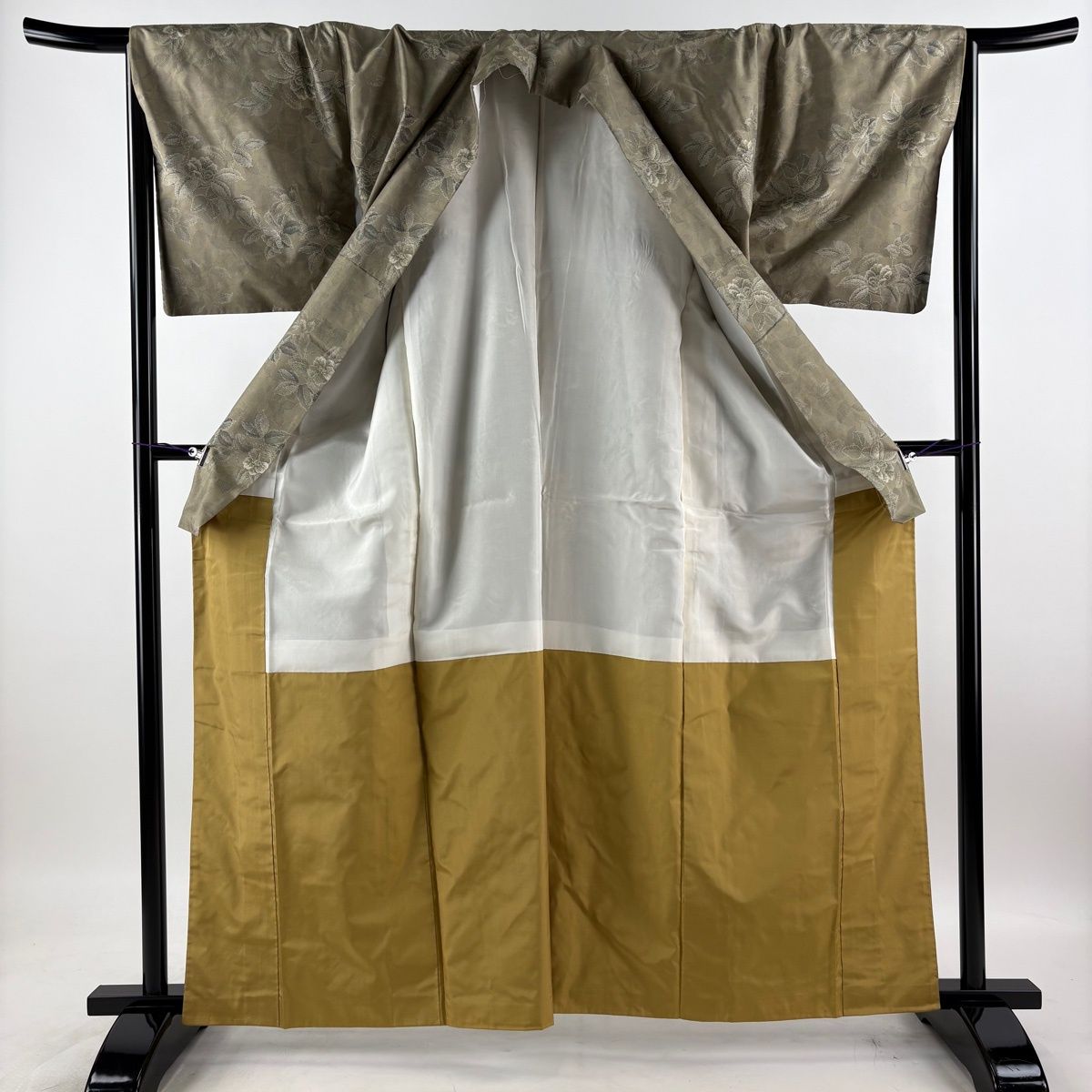 【美品】 紬 身丈162cm 裄丈68.5cm L 袷 枝花 茶緑色 正絹 秀品 【中古】