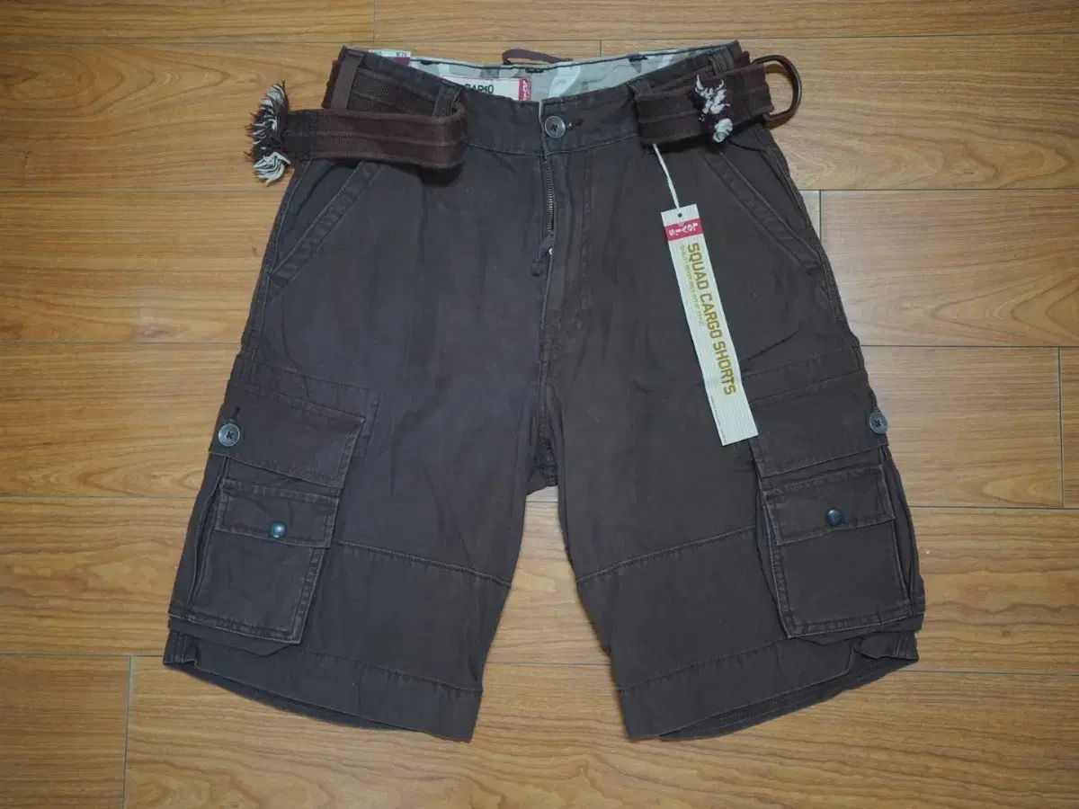 リーバイス カヴァリ カーゴ ハーフパンツ (新品) ブラウン 8,588円