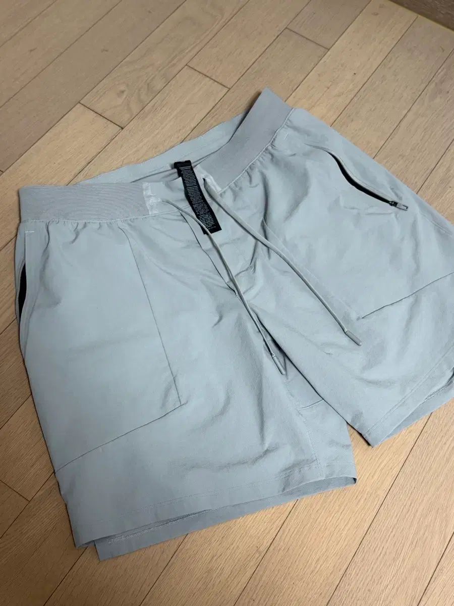 lululemon ライセンストゥトレイン ショーツ ラインド 7インチ Lサイズ