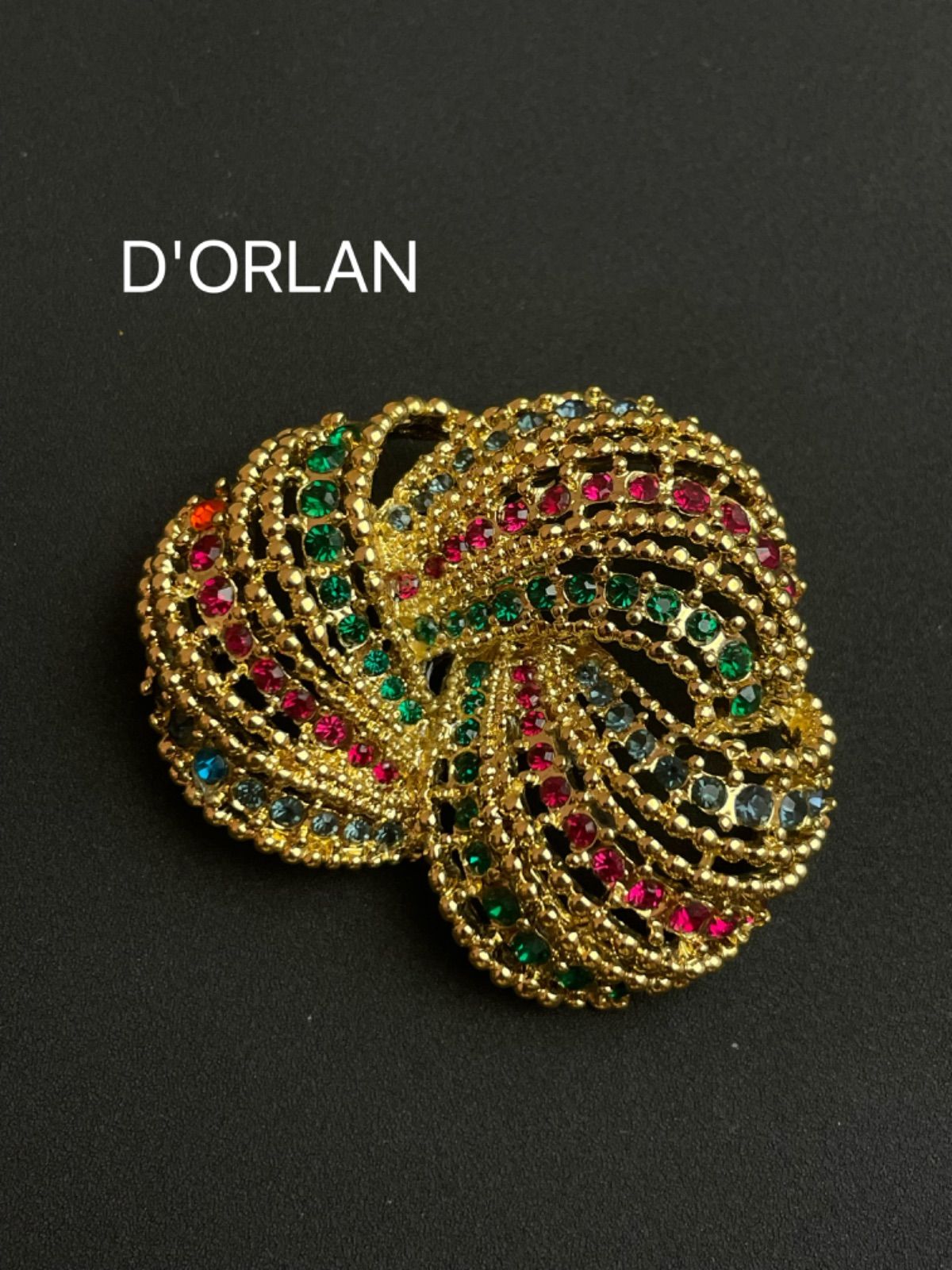 D'ORLAN ブローチ ゴールドトーン ラインストーン スタッズ サイン入り ヴィンテージ