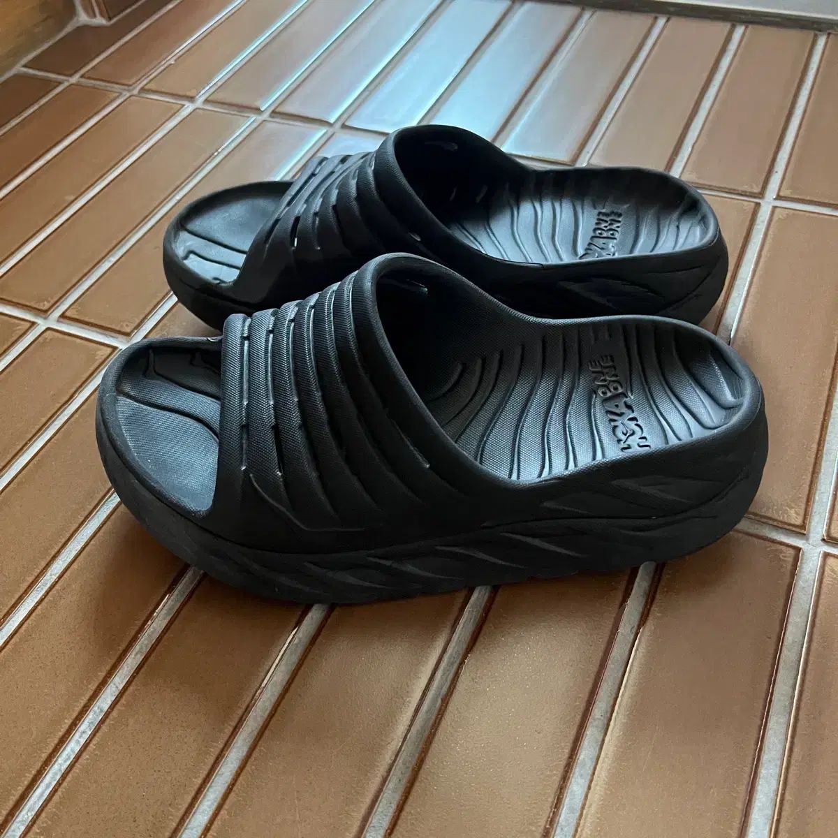 HOKA ONE ONE ホカオネオネ Ora Recovery Slide ブラック 230