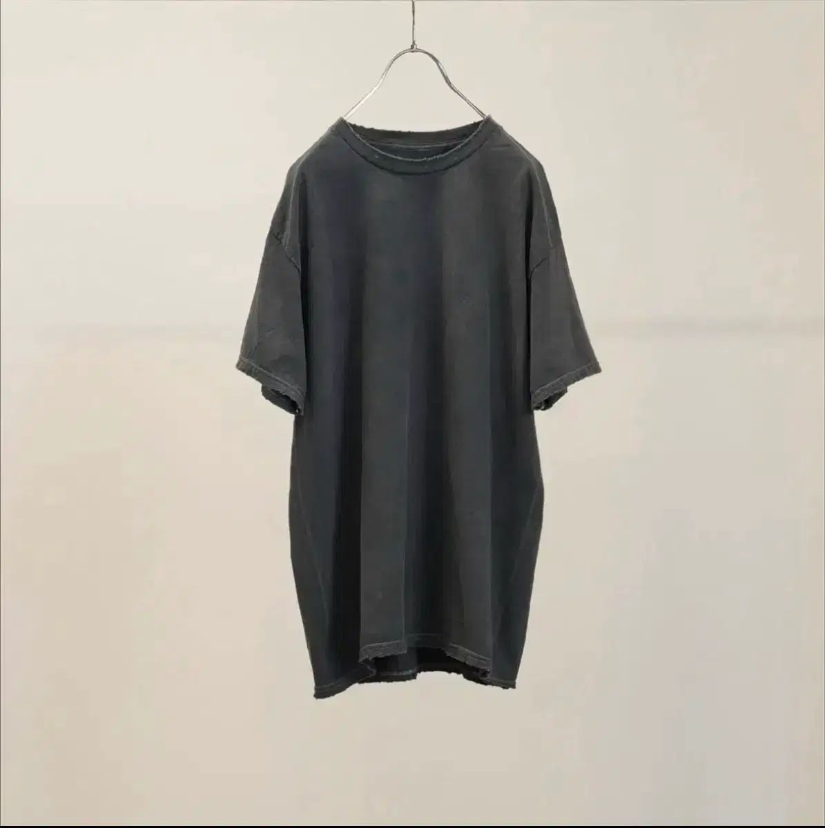 アンセルム ネイビー Tシャツ