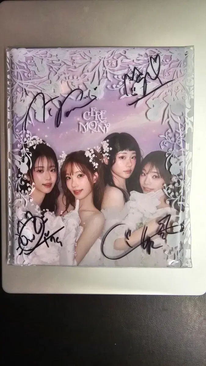 QWER 4th ミニ アルバム 'CEREMONY' サイン CD 出品