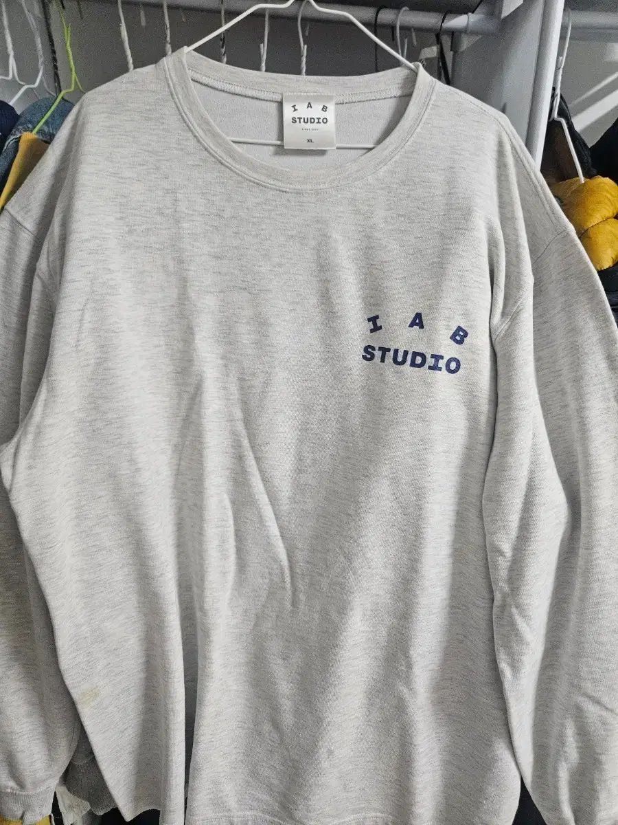 スタジオ長袖Tシャツ