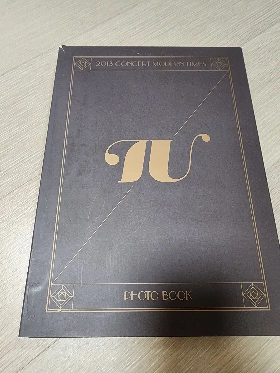 IU アイユ モダンタイムズ フォトブック 出品 28,275円