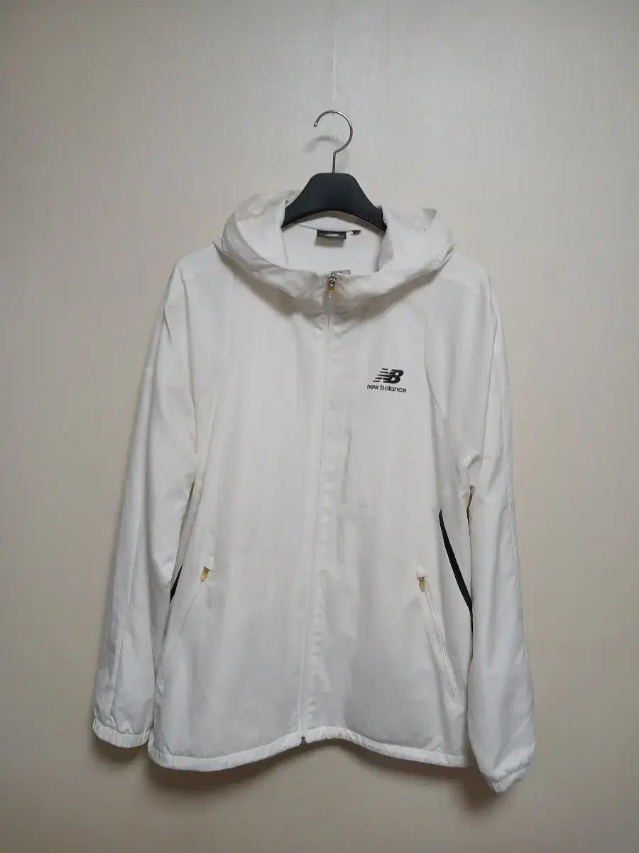 ニューバランス 白 ウィンドブレーカー 105 (XL)