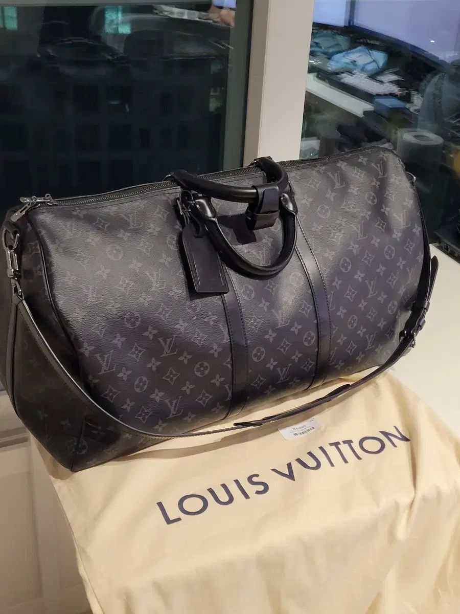 Louis Vuitton ルイヴィトン エクリプス バンドゥリエ 55 キーポール